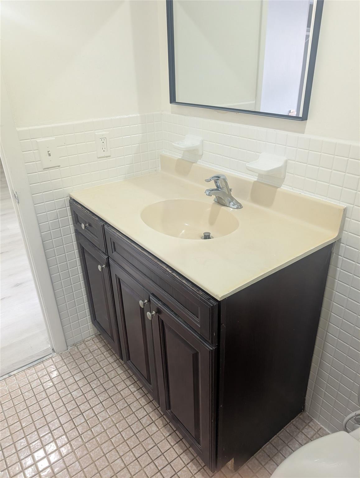 LUSH APARTMENTS - Residential Lease