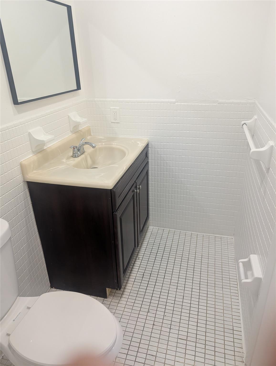 LUSH APARTMENTS - Residential Lease