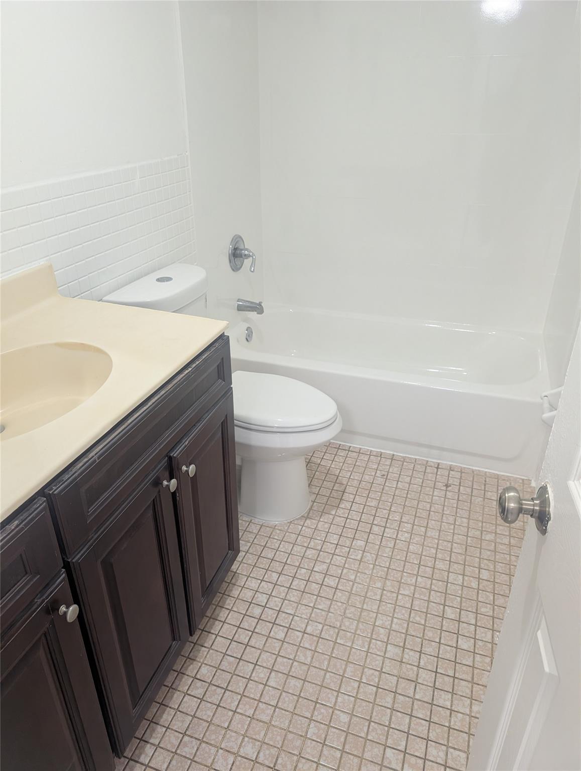 LUSH APARTMENTS - Residential Lease