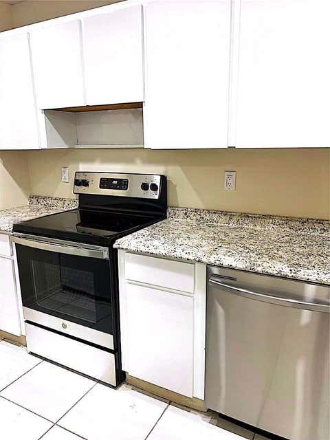 Tiny photo for 1014 Twin Lakes Drive #20-h, Coral Springs, FL 33071 (MLS # B26045620)