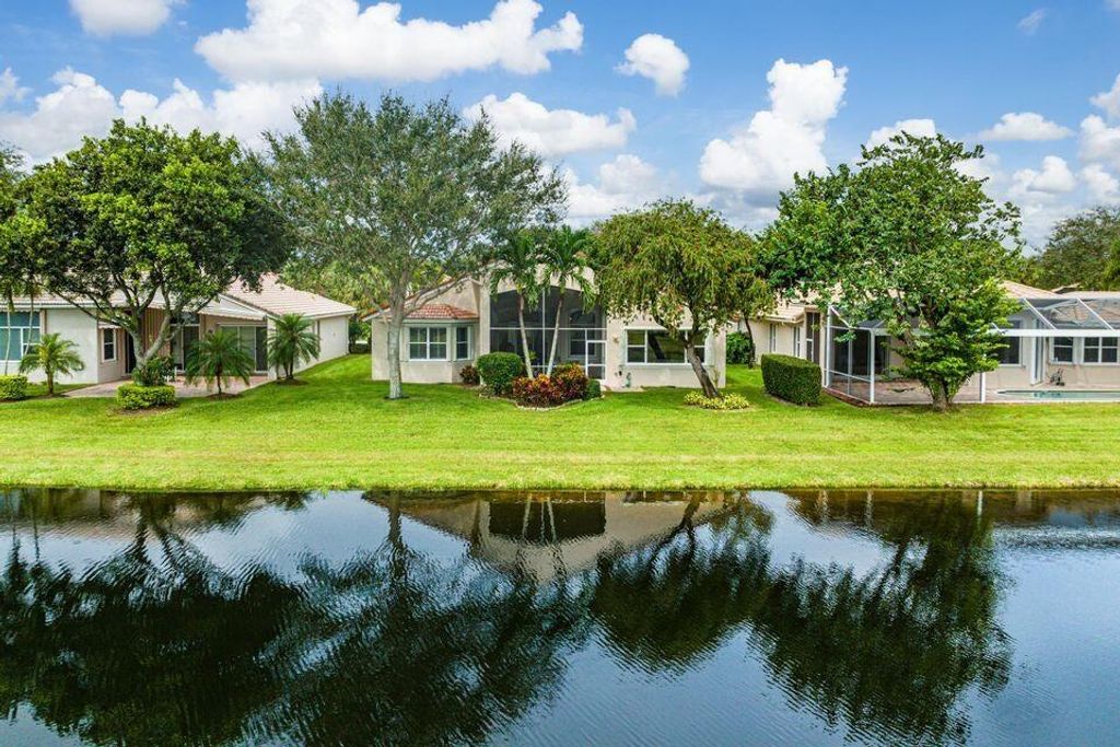 Photo of 12105 Oakvista Drive, Boynton Beach, FL 33437 (MLS # R11165559)