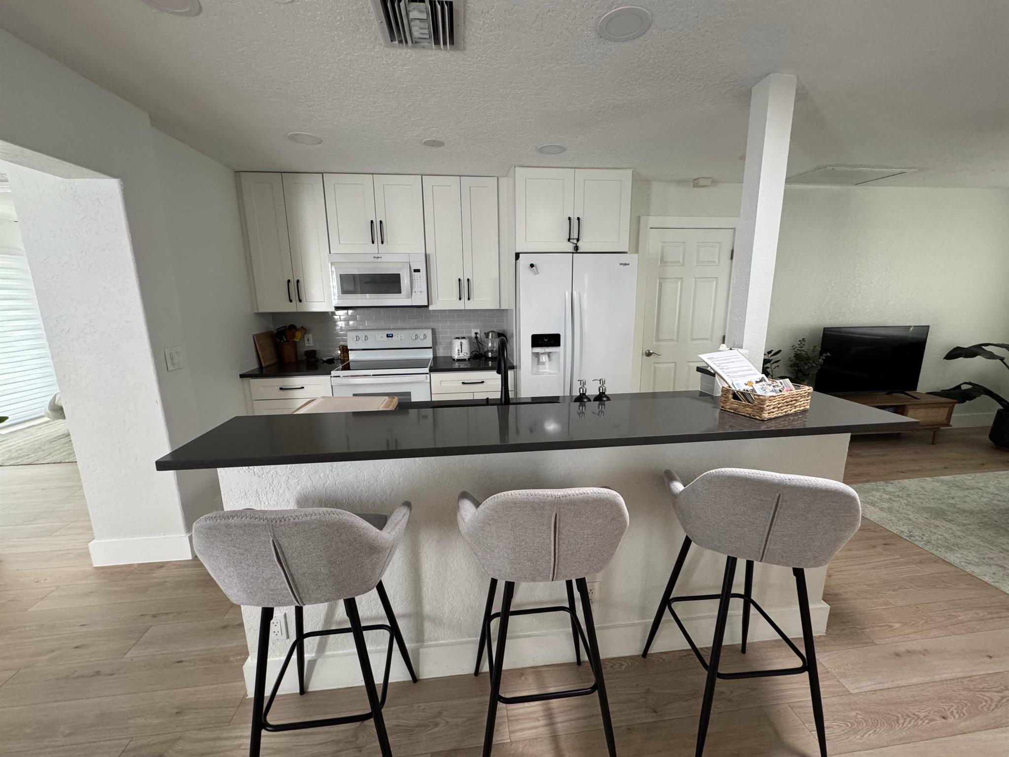 702 NE 10th Avenue