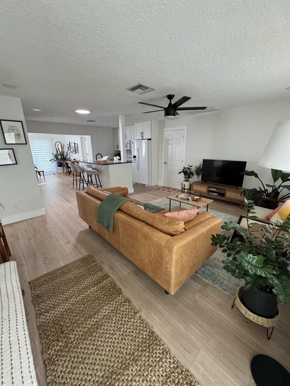 702 NE 10th Avenue