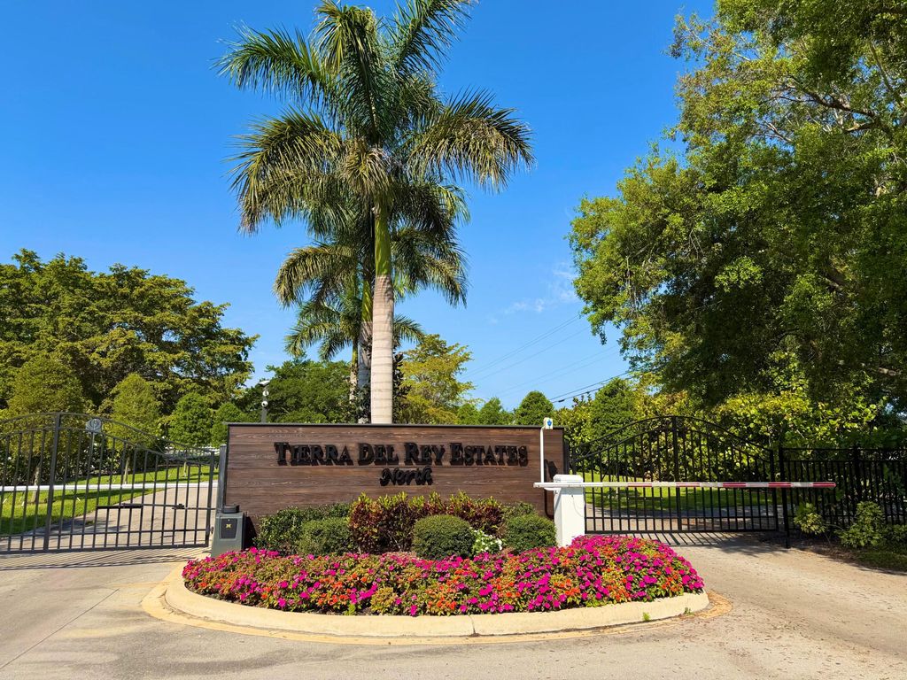 Photo of 10245 La Reina Road, Delray Beach, FL 33446 (MLS # B26007378)