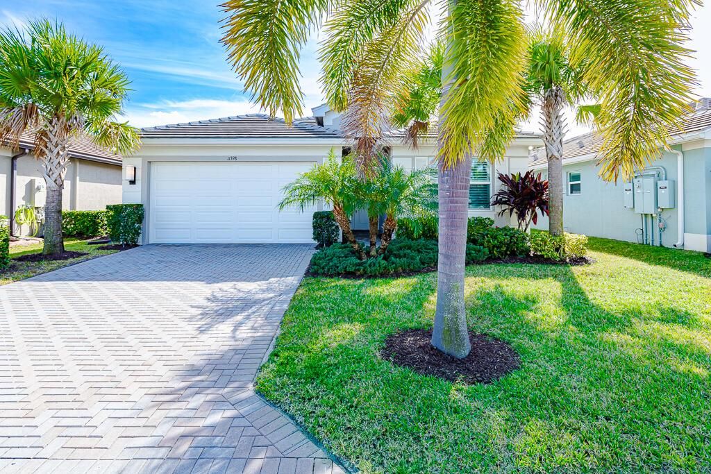 Photo of 11398 SW Carlisle Crossing Avenue, Port St Lucie, FL 34987 (MLS # R11084368)