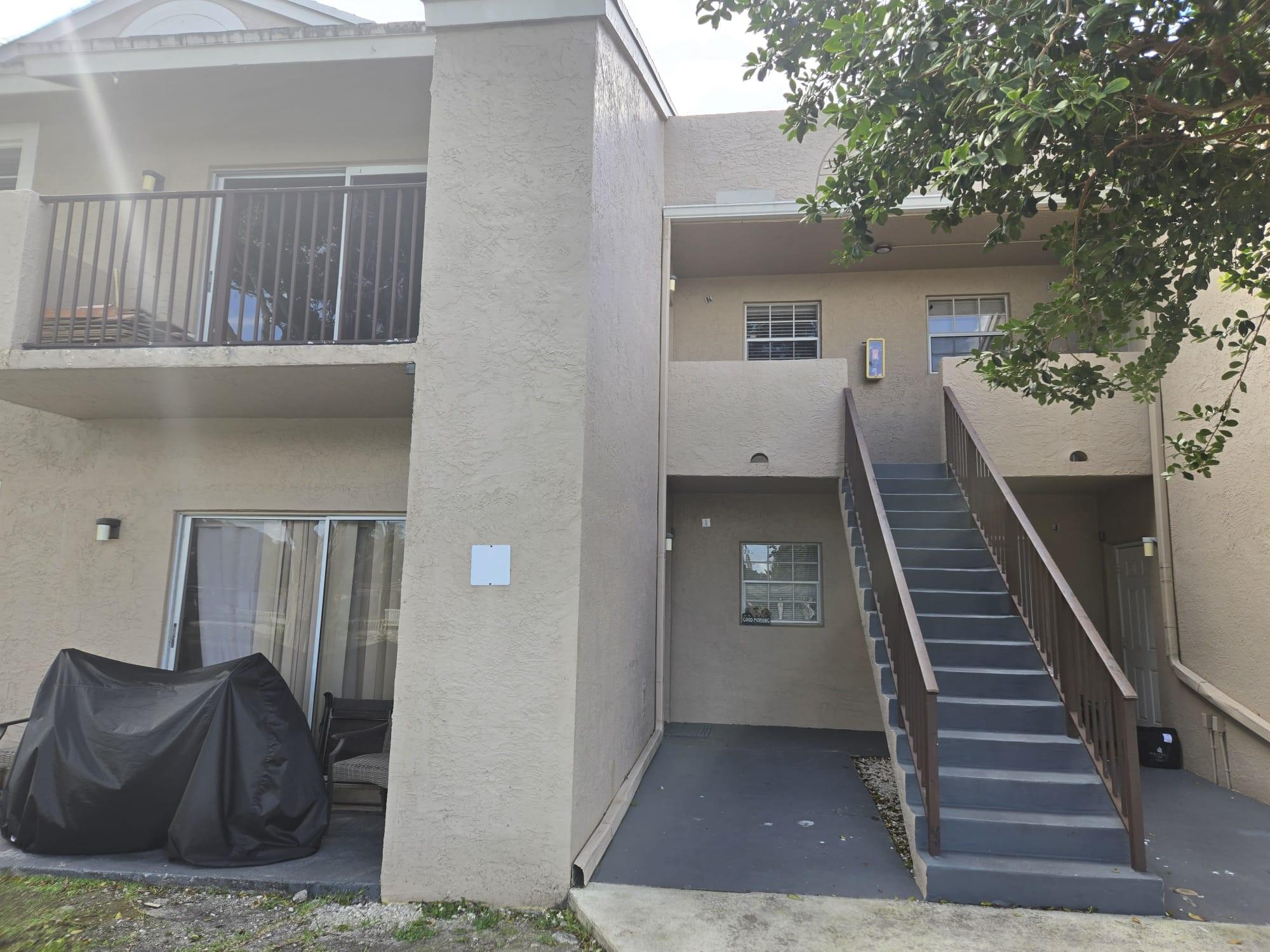 WELL KEPT CORNER UNIT IN REFLECTION AT PEMBROKE PINES. THIS ONE BEDROOM AND 1 BATHROOM IS ON THE SECOND FLOOR OVERLOOKING THE COMMUNITY LAKE.