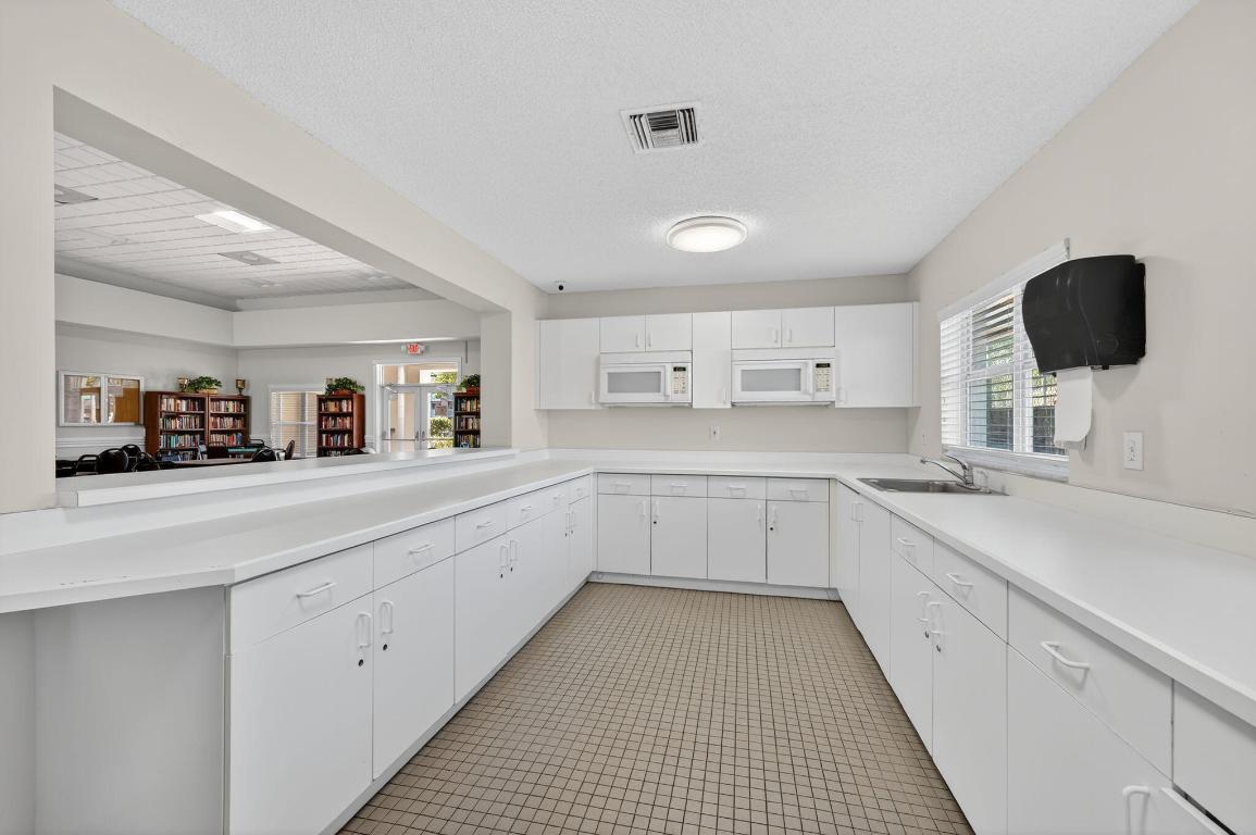 WELDON CONDOMINIUM, Kings Point - Residential