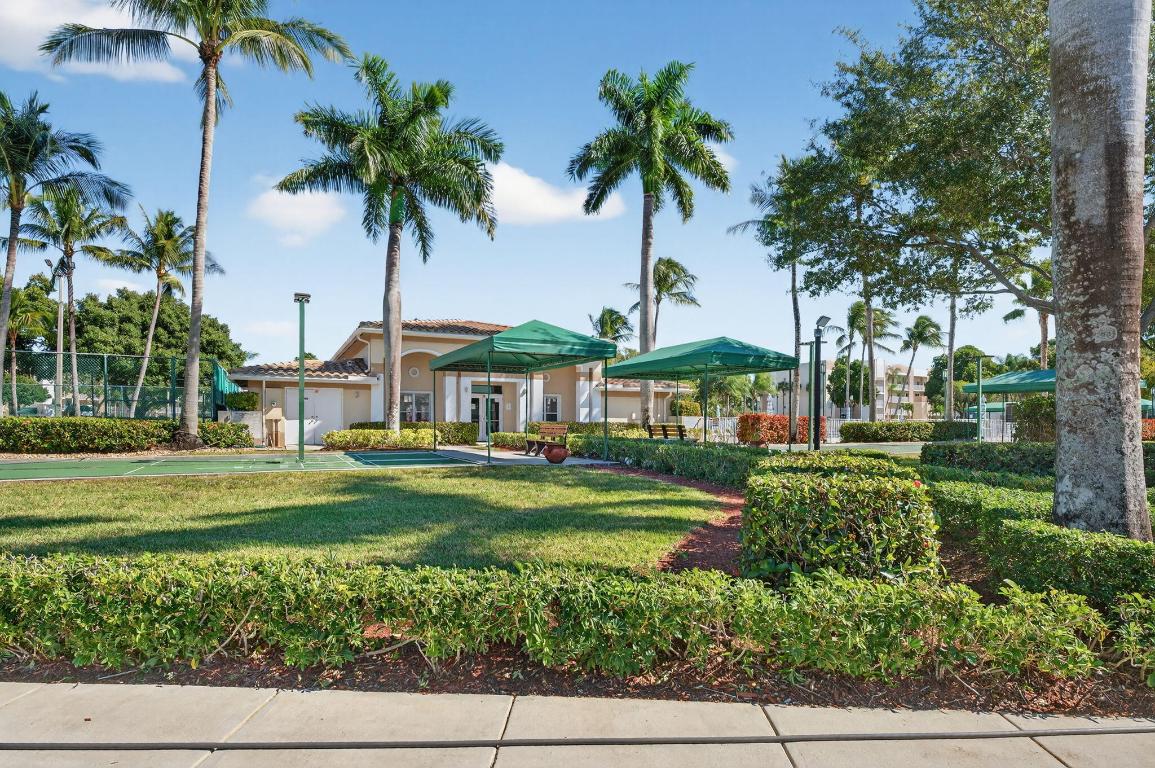 WELDON CONDOMINIUM, Kings Point - Residential