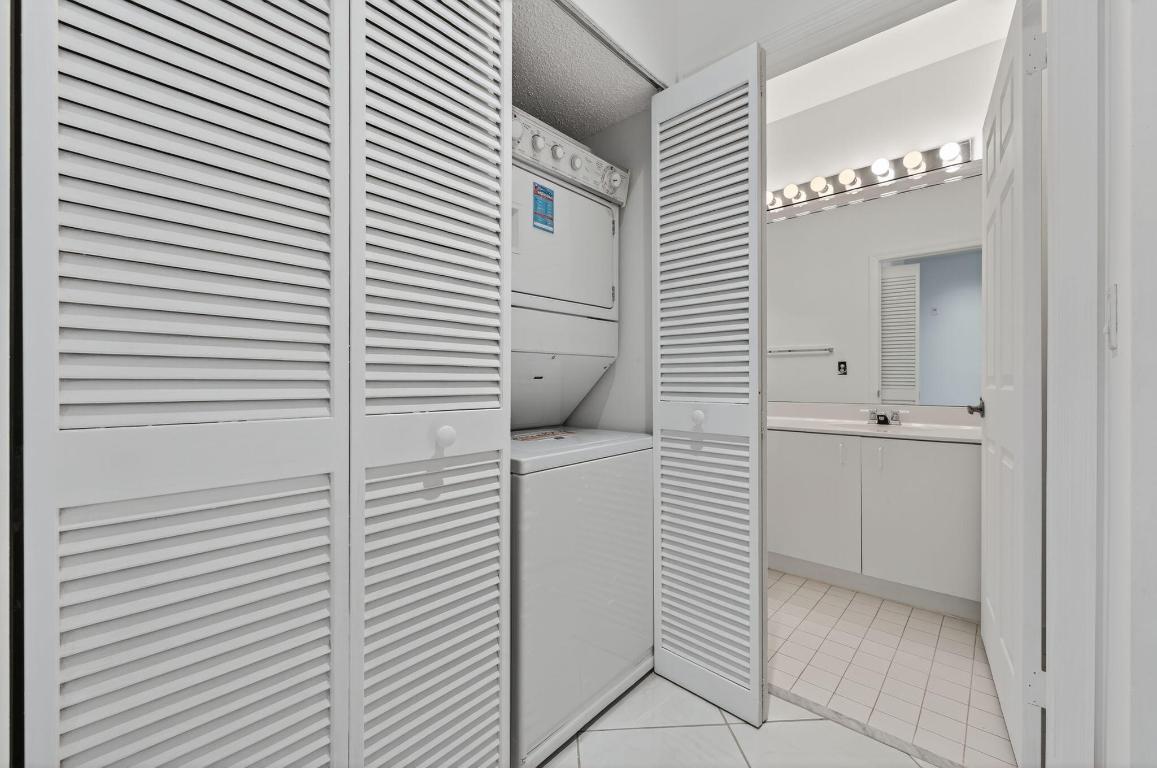 WELDON CONDOMINIUM, Kings Point - Residential