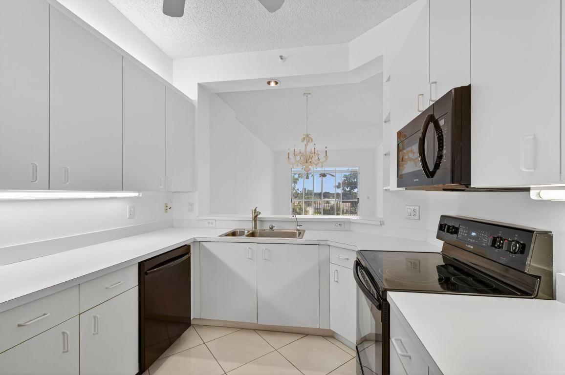 WELDON CONDOMINIUM, Kings Point - Residential