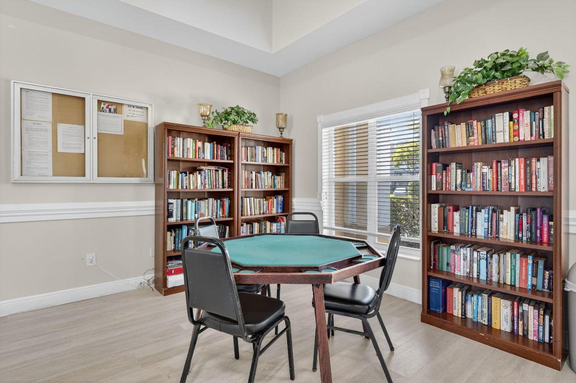 WELDON CONDOMINIUM, Kings Point - Residential