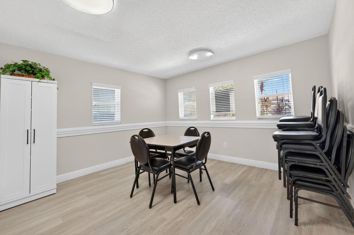 WELDON CONDOMINIUM, Kings Point - Residential