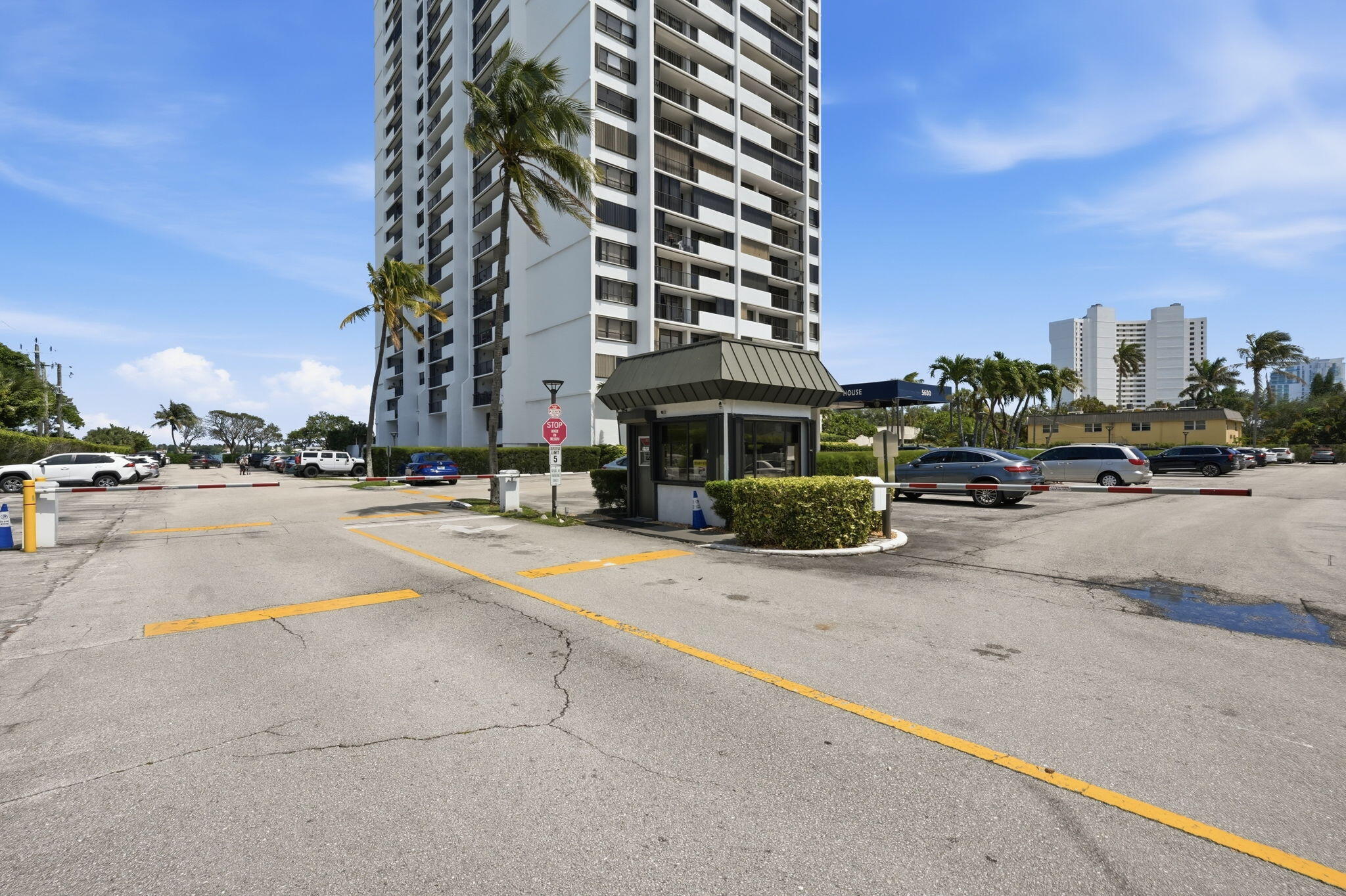 PALM BEACH HOUSE CONDO - Residential Lease