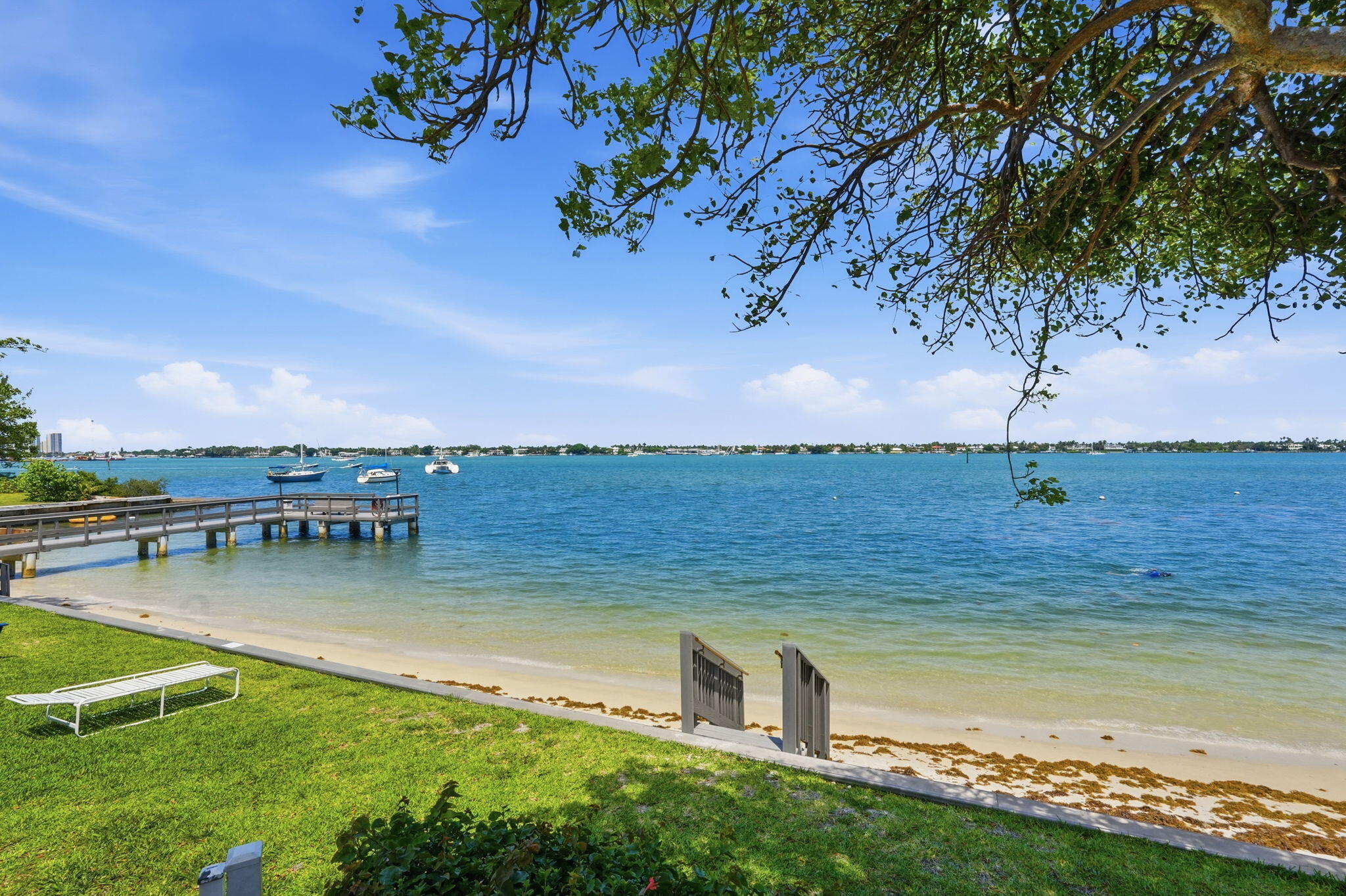 PALM BEACH HOUSE CONDO - Residential Lease