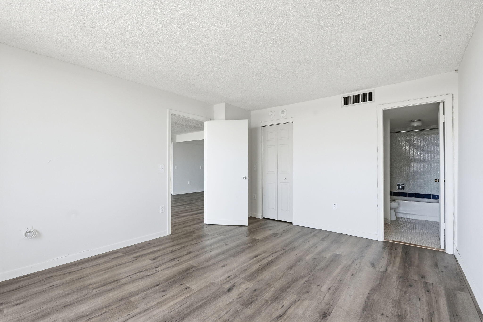 PALM BEACH HOUSE CONDO - Residential Lease