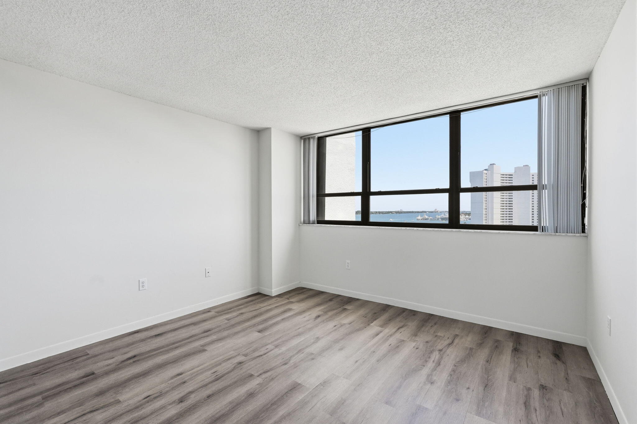 PALM BEACH HOUSE CONDO - Residential Lease
