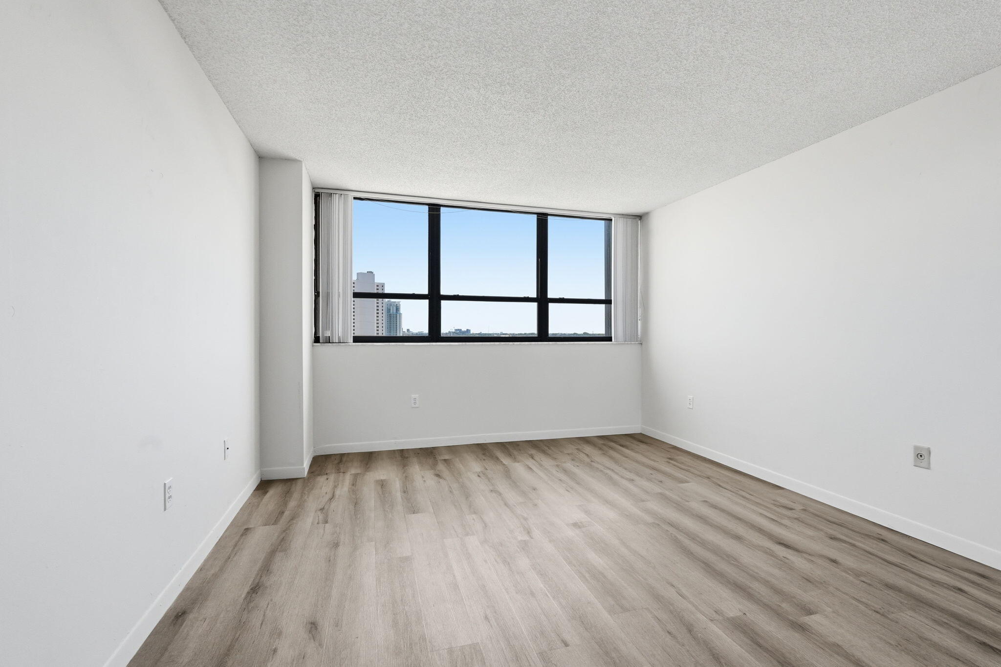 PALM BEACH HOUSE CONDO - Residential Lease