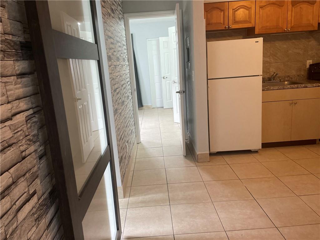 Boulevard Gardens 28-6 B - Residential Lease