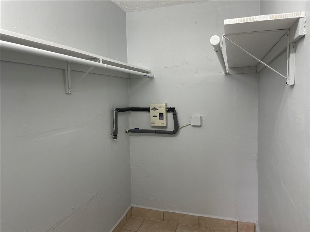 Boulevard Gardens 28-6 B - Residential Lease