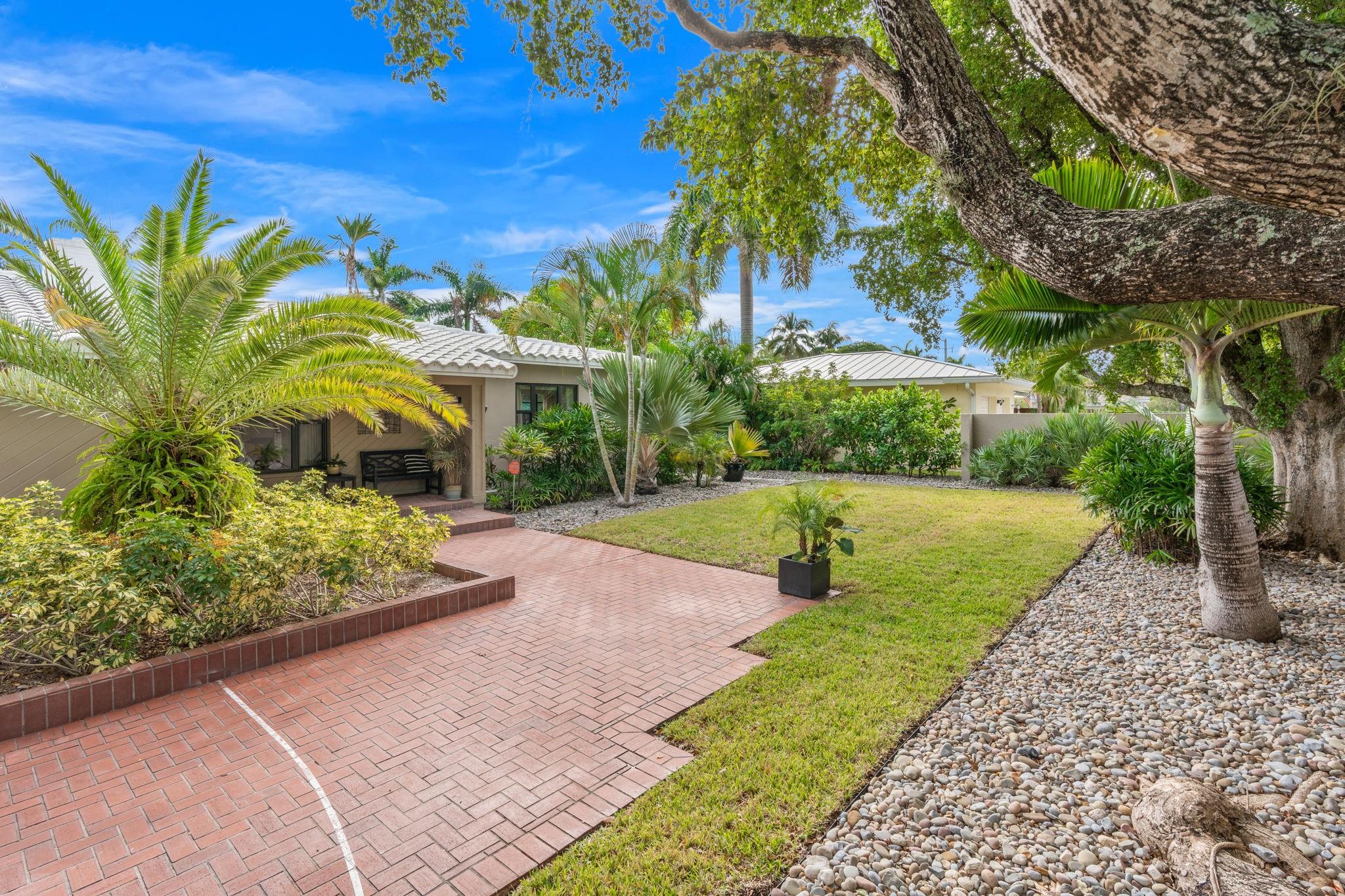 1624 Middle River Dr