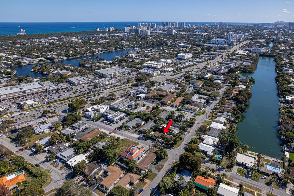 Photo of 2000 NE 18th Street #East, Fort Lauderdale, FL 33305 (MLS # B26020371)