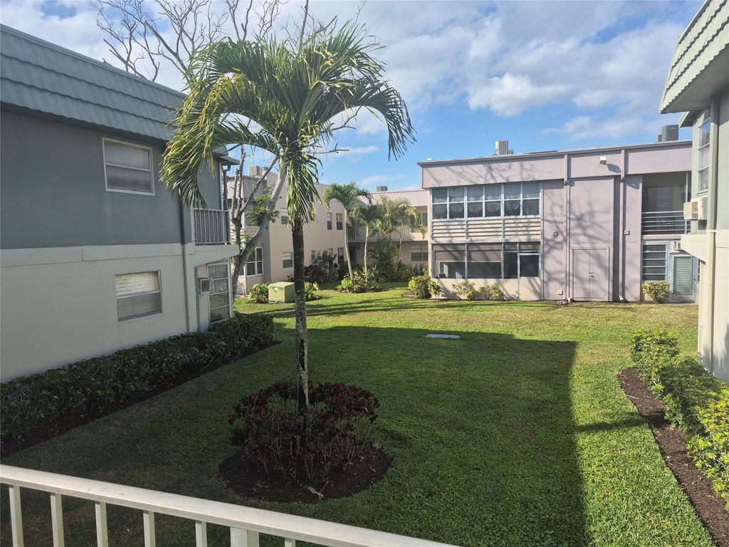 Photo of 278 Flanders F #278, Delray Beach, FL 33484 (MLS # F10555124)