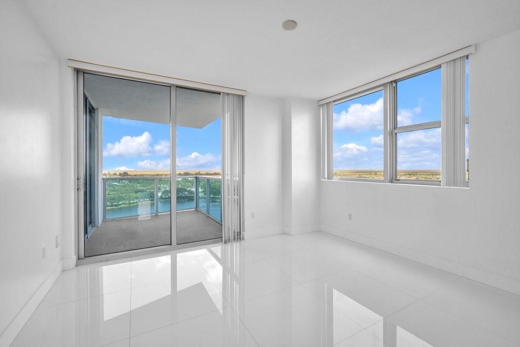 TAO SAWGRASS CONDOMINIUM - Residential Lease