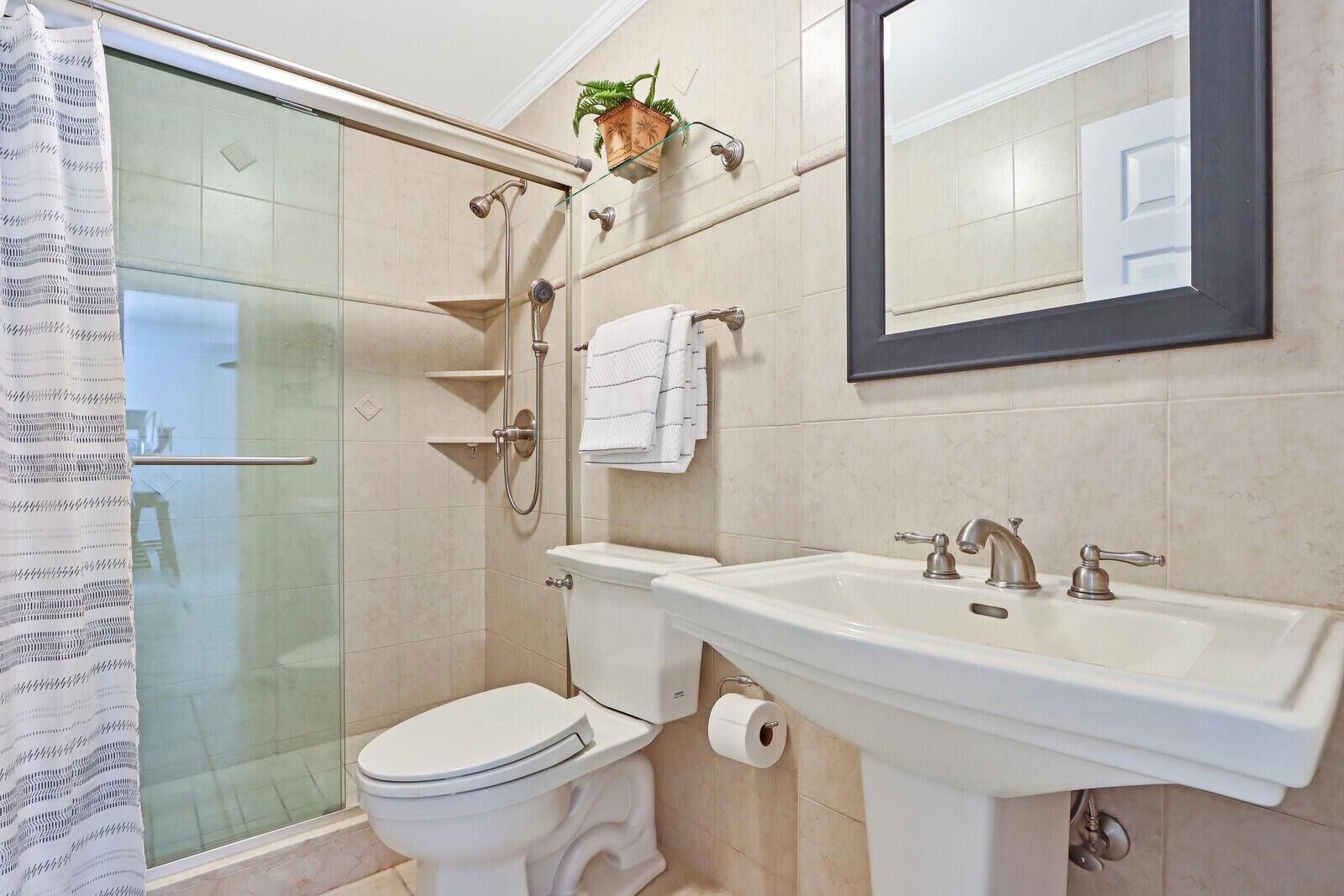 MAYAN TOWERS CONDO II - Residential Lease