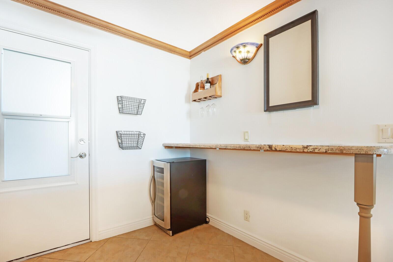 MAYAN TOWERS CONDO II - Residential Lease