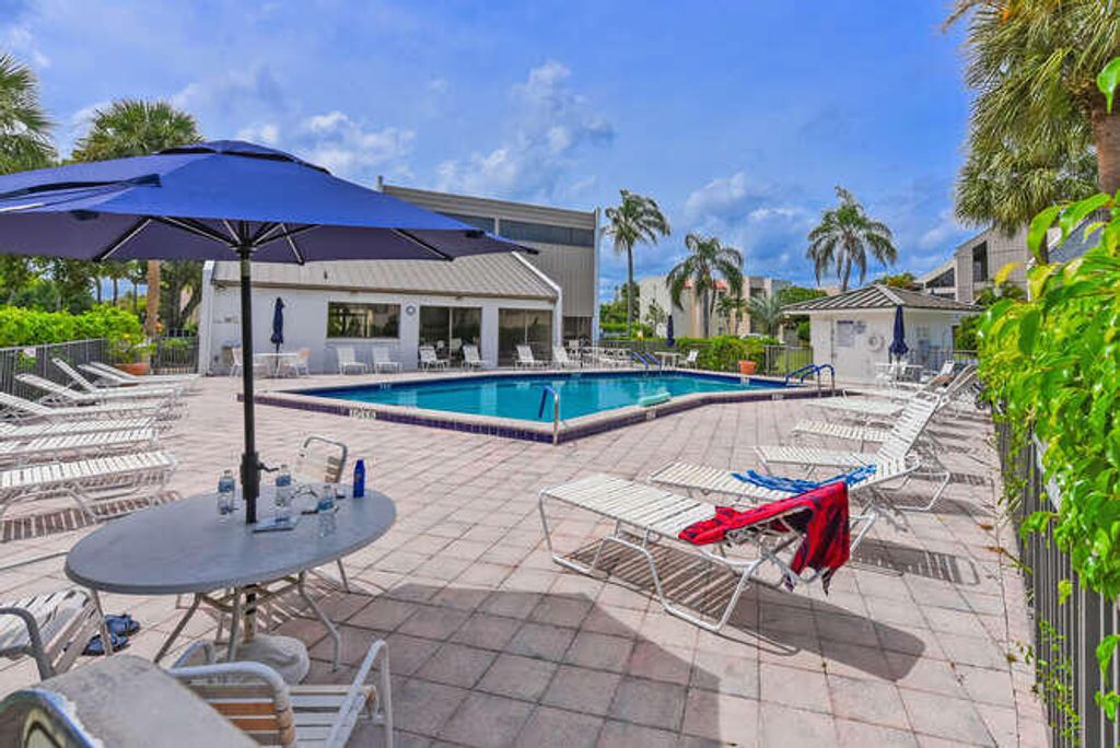 Photo of 1605 S Us Highway 1 #M1-201, Jupiter, FL 33477 (MLS # R11132612)