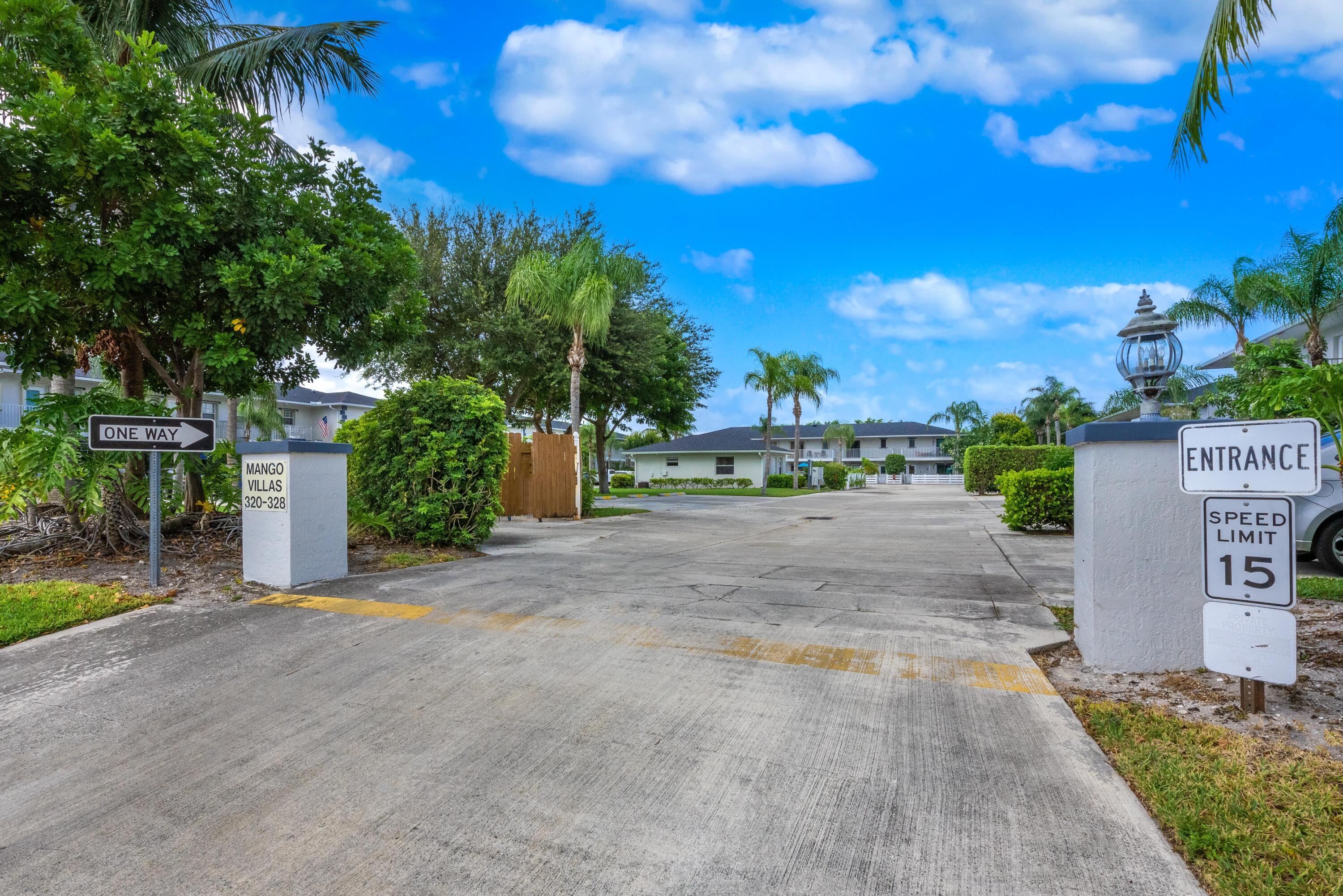 MANGO VILLAS TOWNHOUSE - Residential