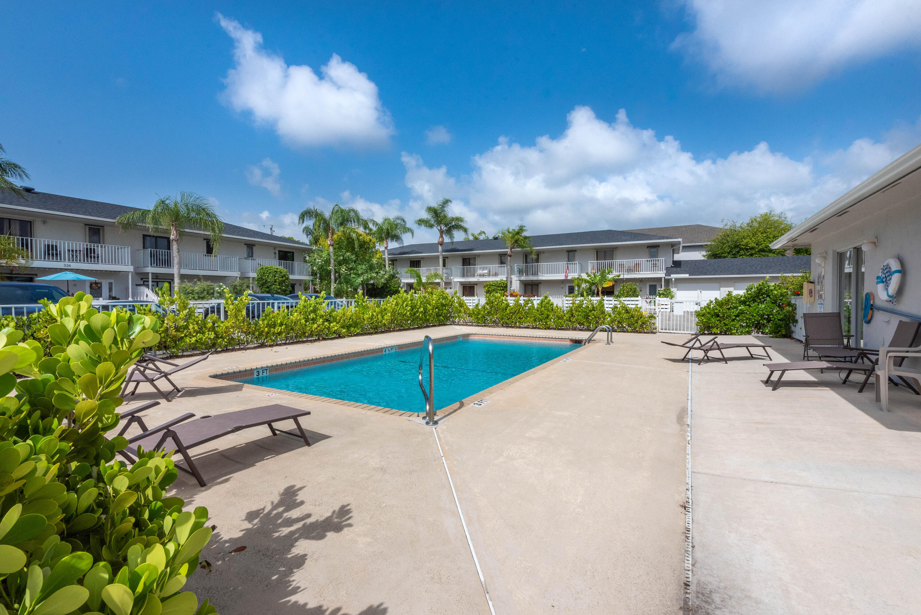 MANGO VILLAS TOWNHOUSE - Residential