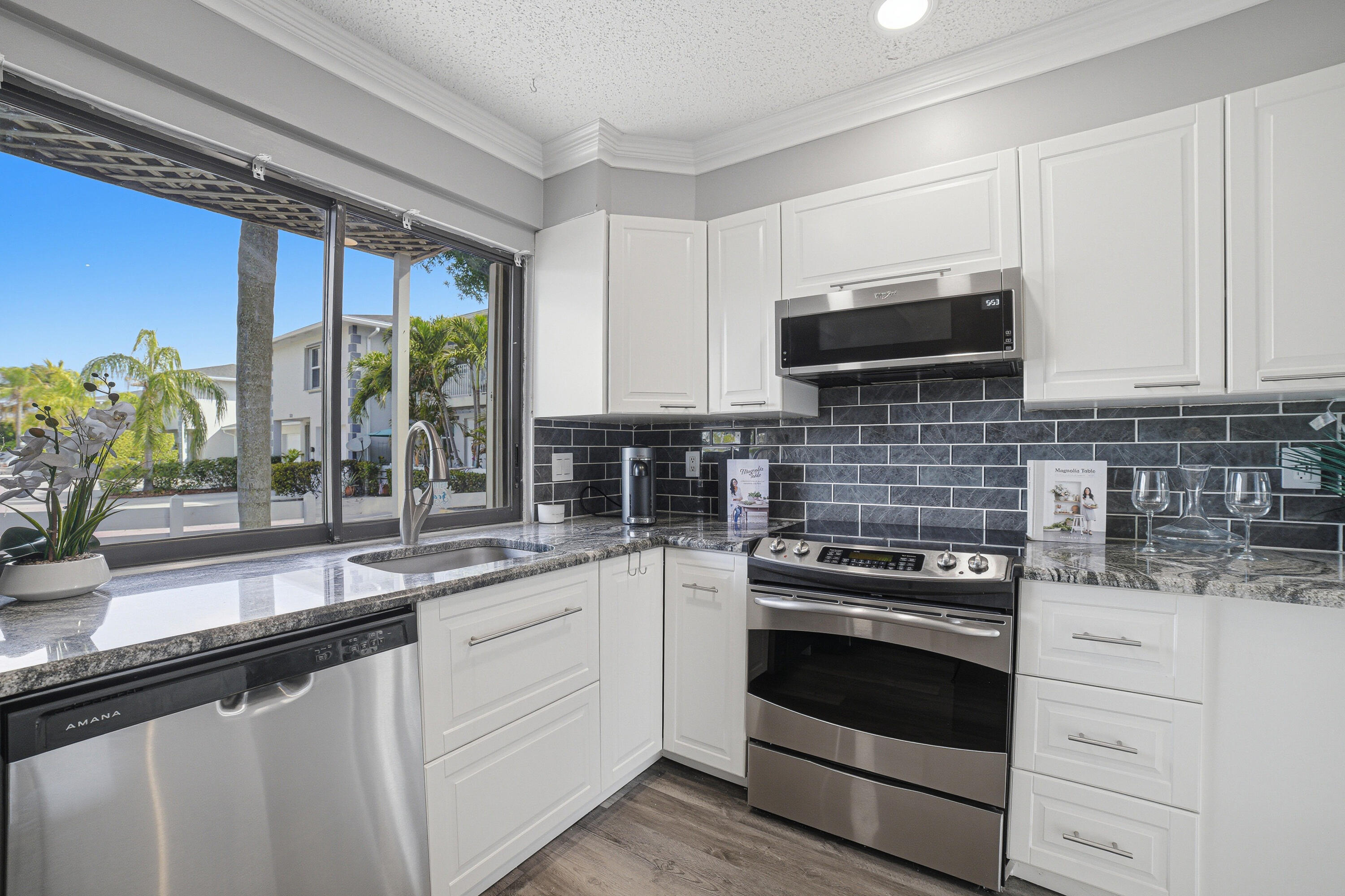 MANGO VILLAS TOWNHOUSE - Residential