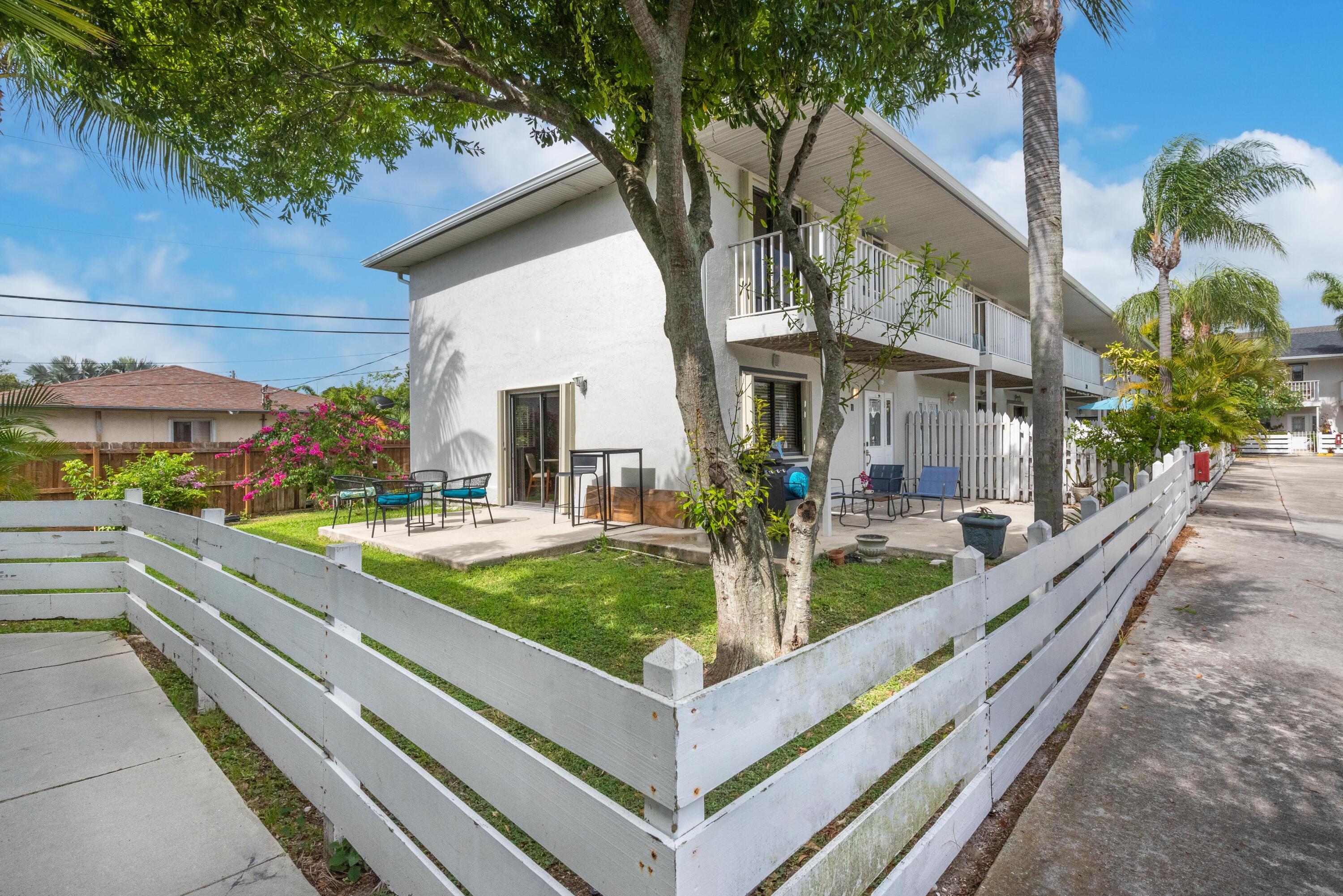 MANGO VILLAS TOWNHOUSE - Residential