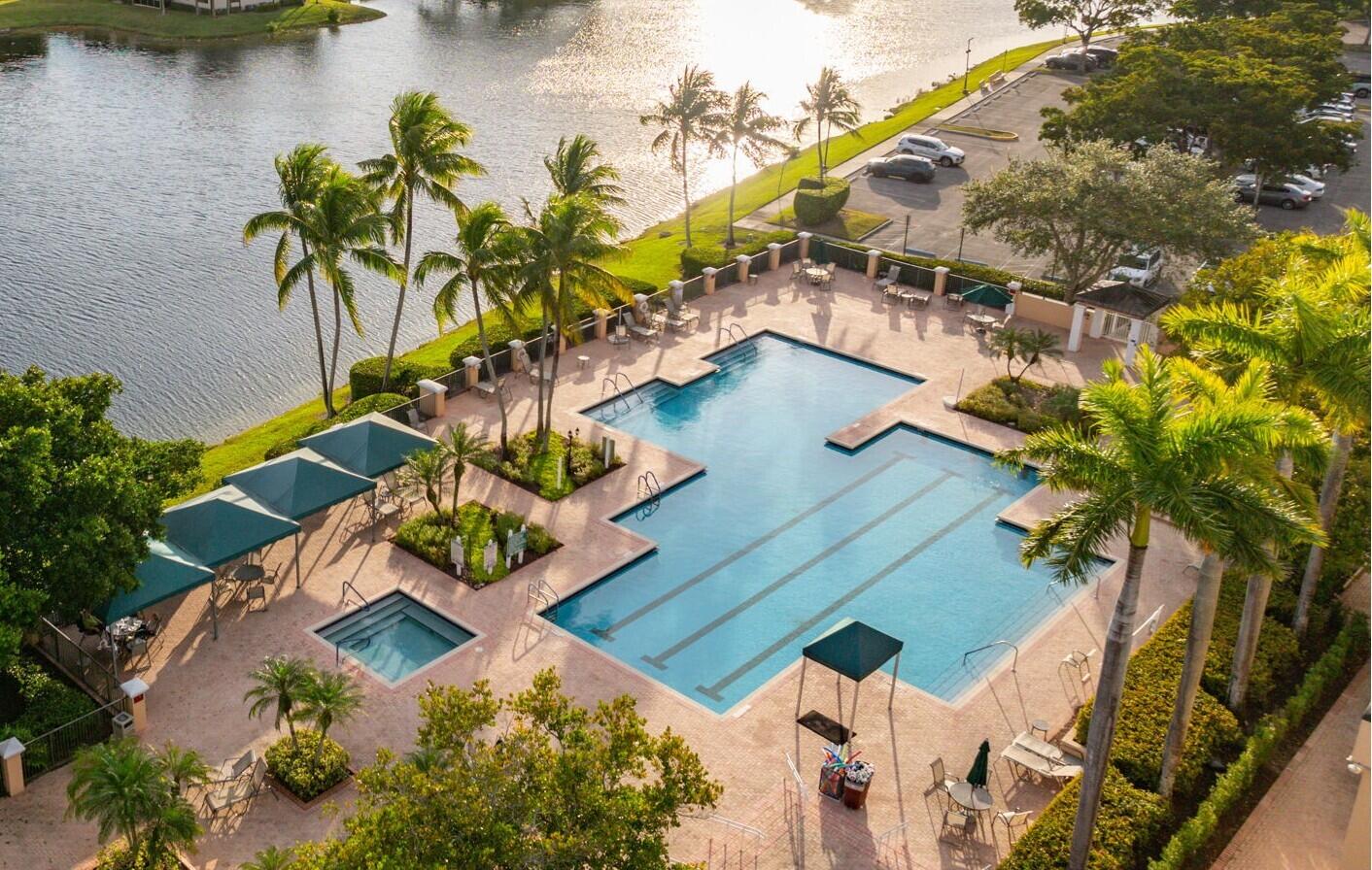 SOUTHAMPTON CONDOMINIUM - Residential