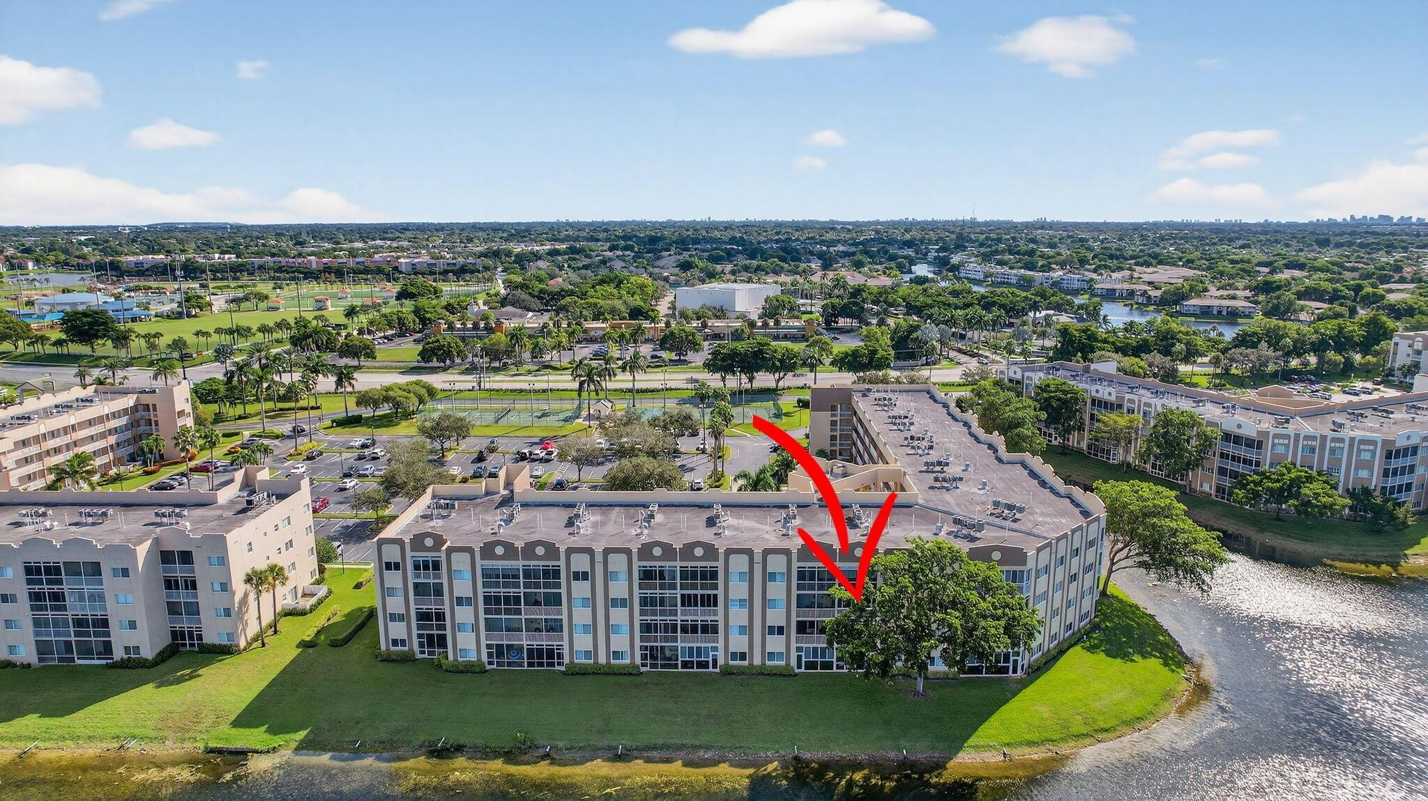 SOUTHAMPTON CONDOMINIUM - Residential