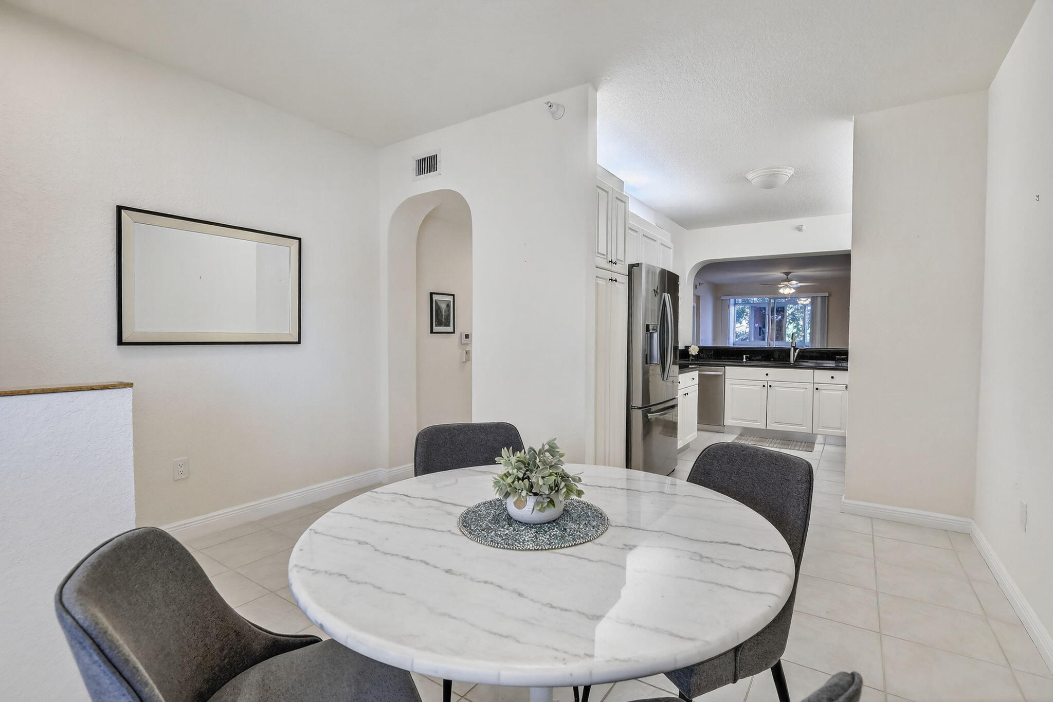 SOUTHAMPTON CONDOMINIUM - Residential