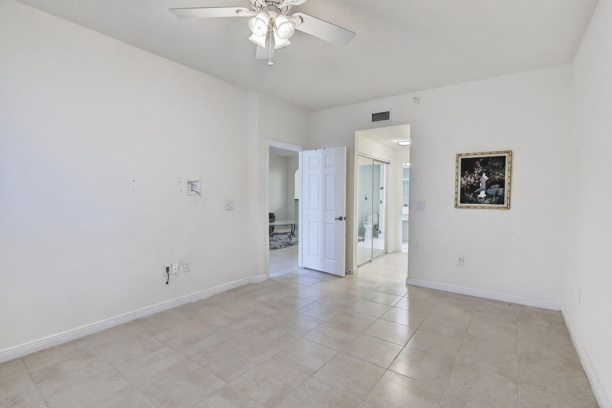 SOUTHAMPTON CONDOMINIUM - Residential