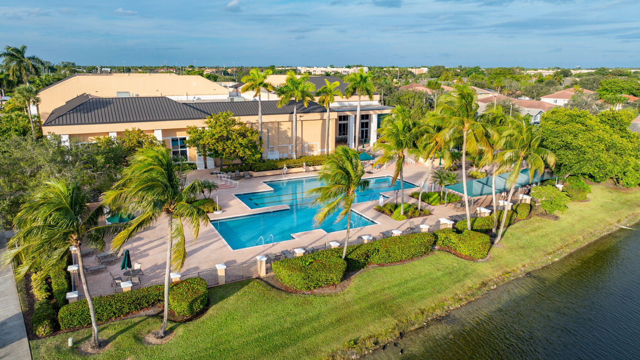 SOUTHAMPTON CONDOMINIUM - Residential