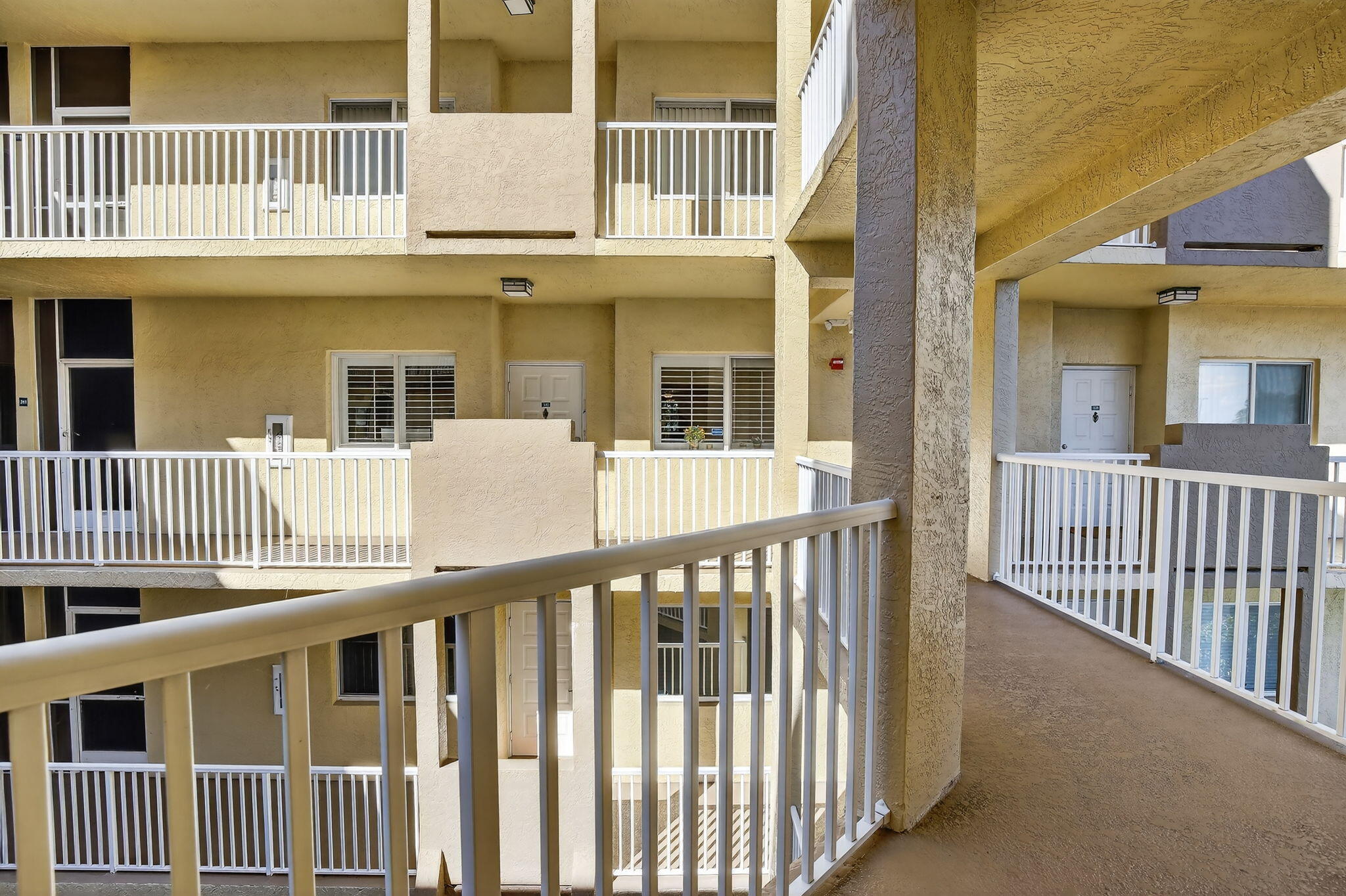 SOUTHAMPTON CONDOMINIUM - Residential