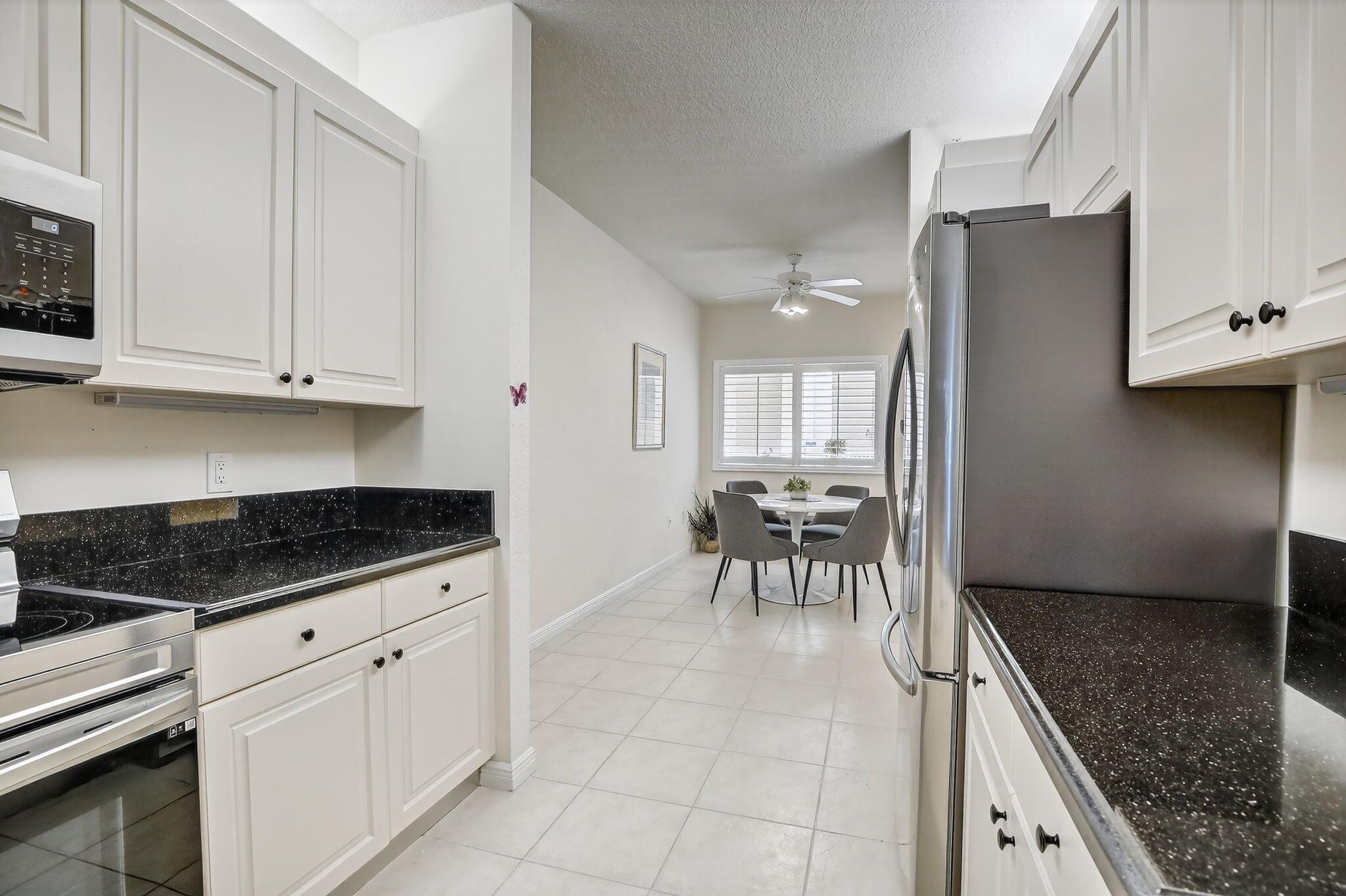 SOUTHAMPTON CONDOMINIUM - Residential