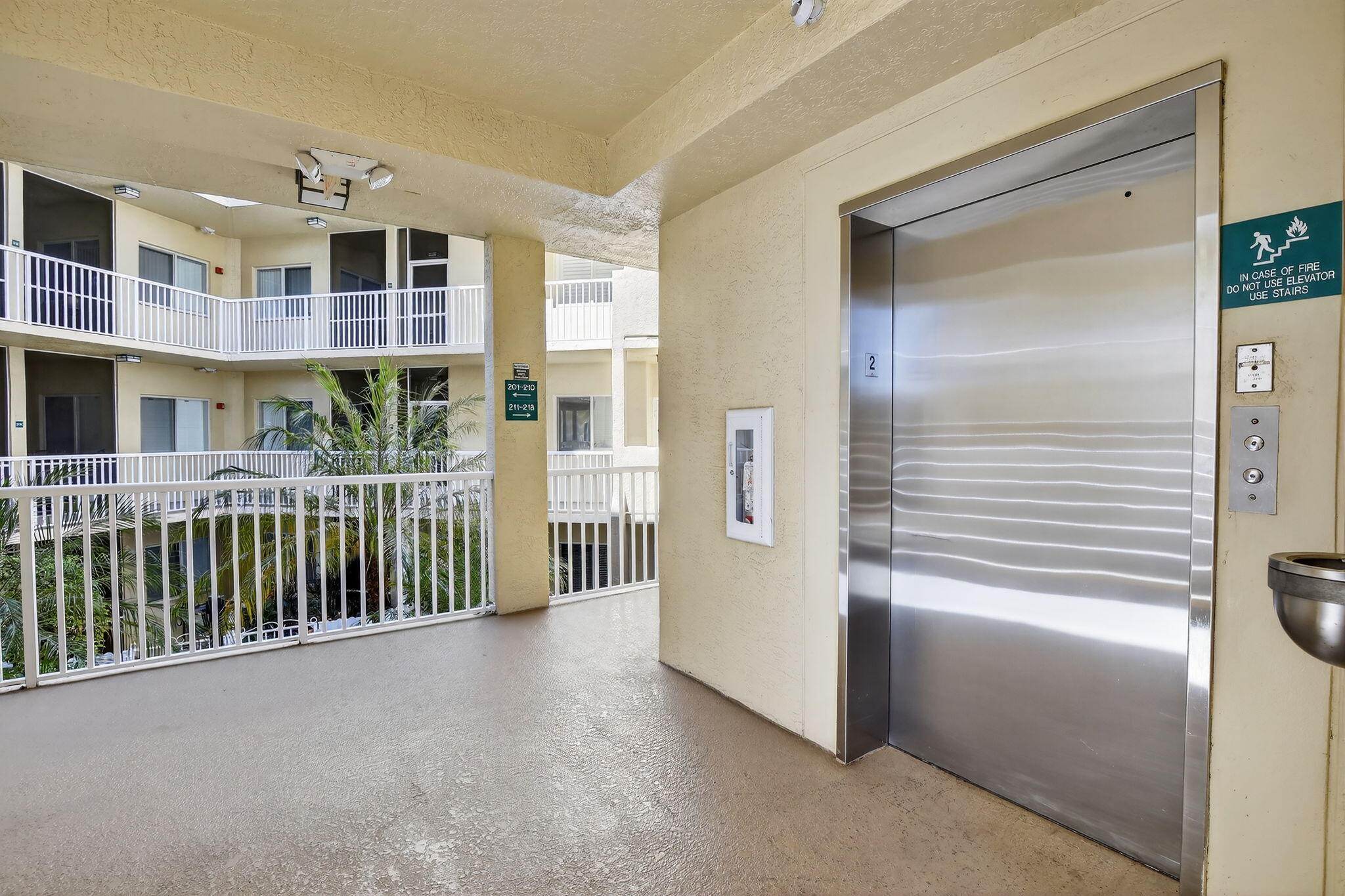 SOUTHAMPTON CONDOMINIUM - Residential