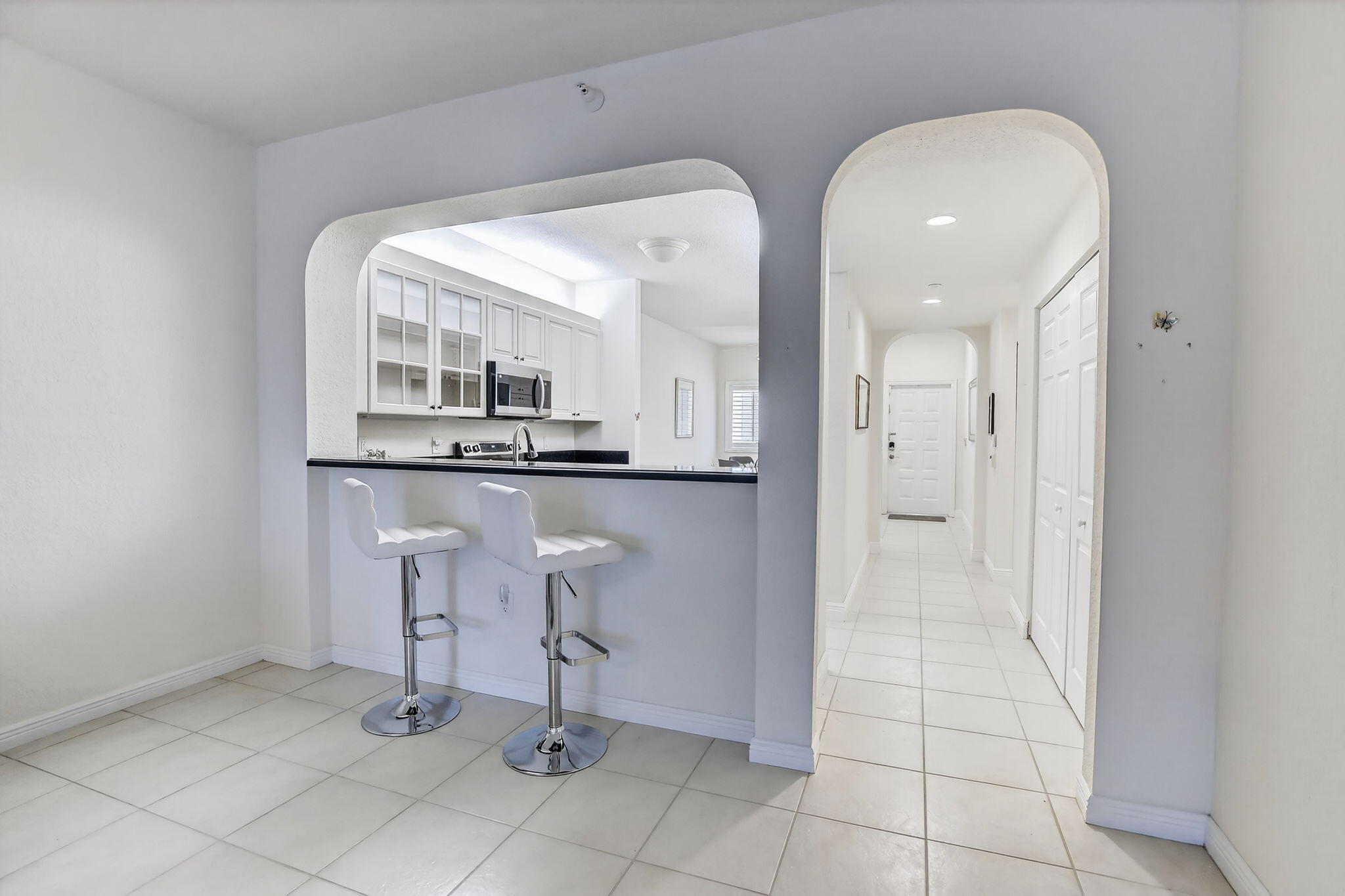 SOUTHAMPTON CONDOMINIUM - Residential