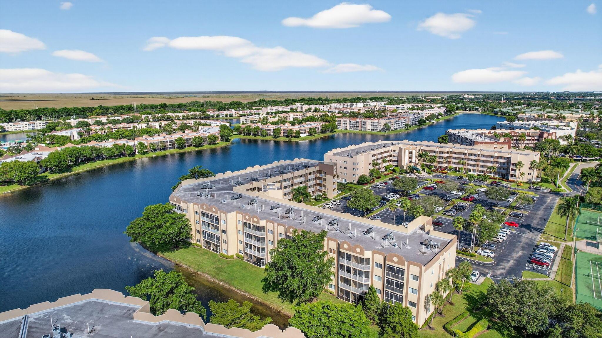 SOUTHAMPTON CONDOMINIUM - Residential