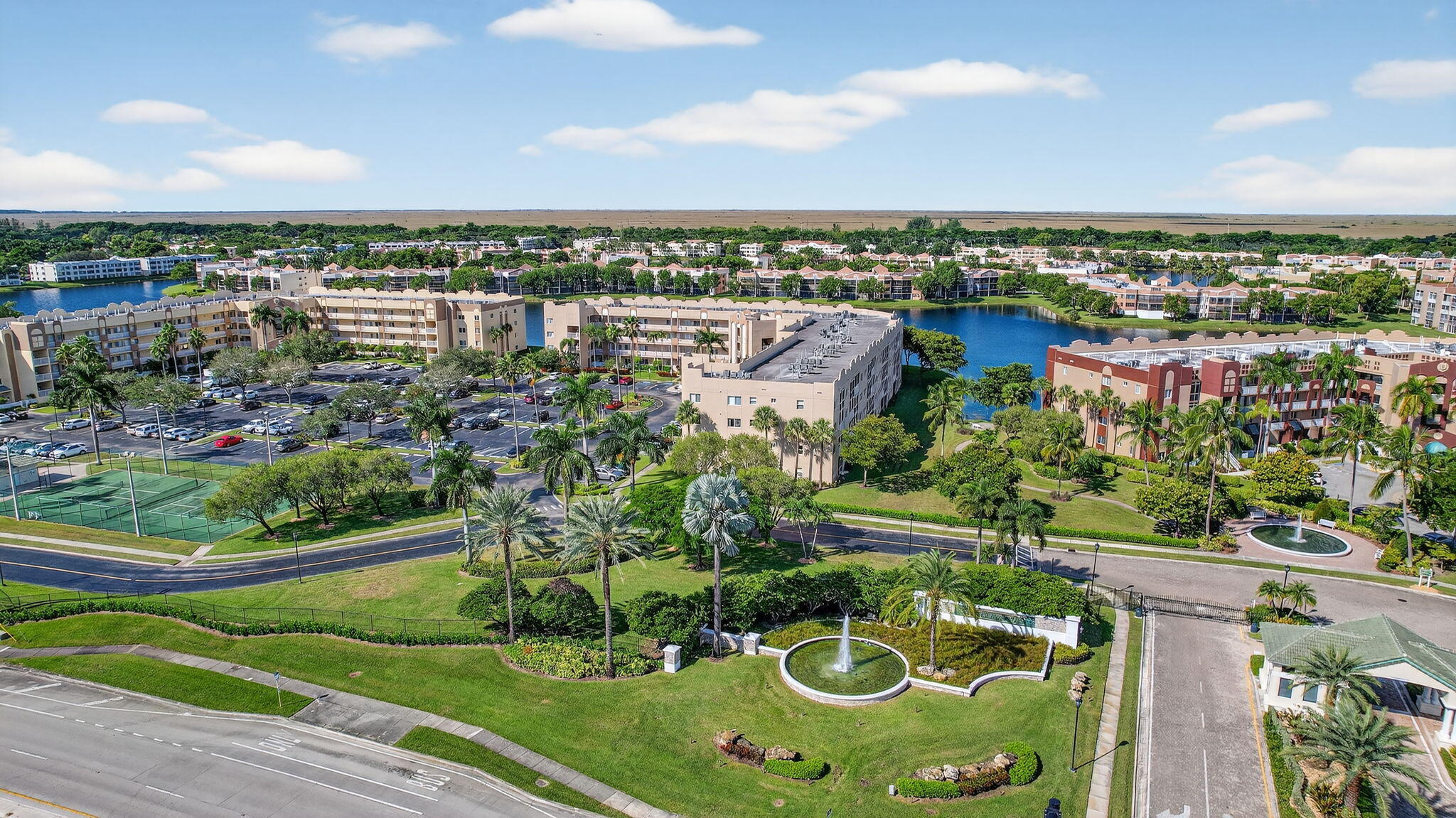 SOUTHAMPTON CONDOMINIUM - Residential