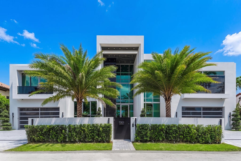 Photo of 414 ROYAL PLAZA Drive, Fort Lauderdale, FL 33301 (MLS # B26078323)