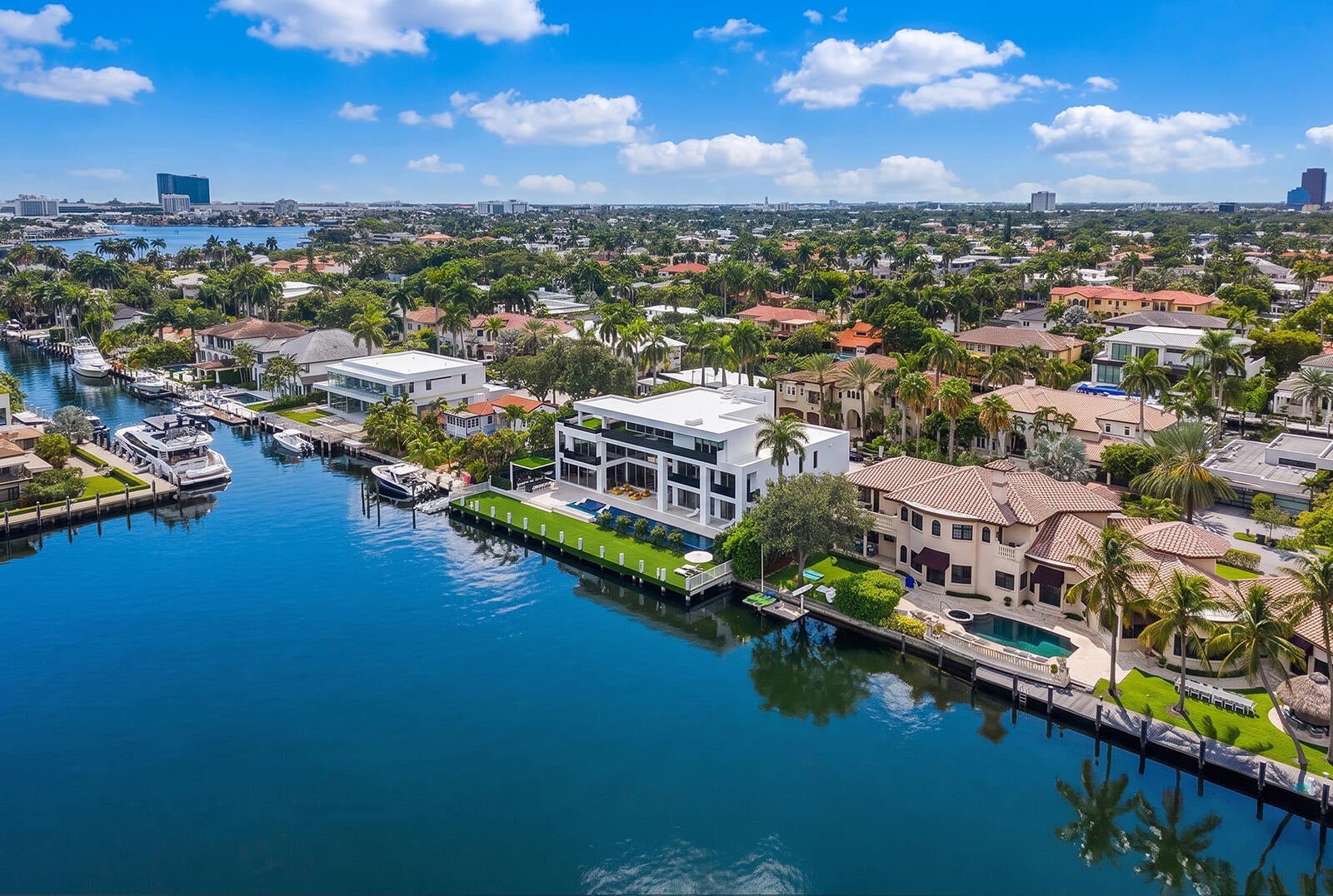 Welcome to 414 Royal Plaza Drive, a monumental new-construction waterf – image 40