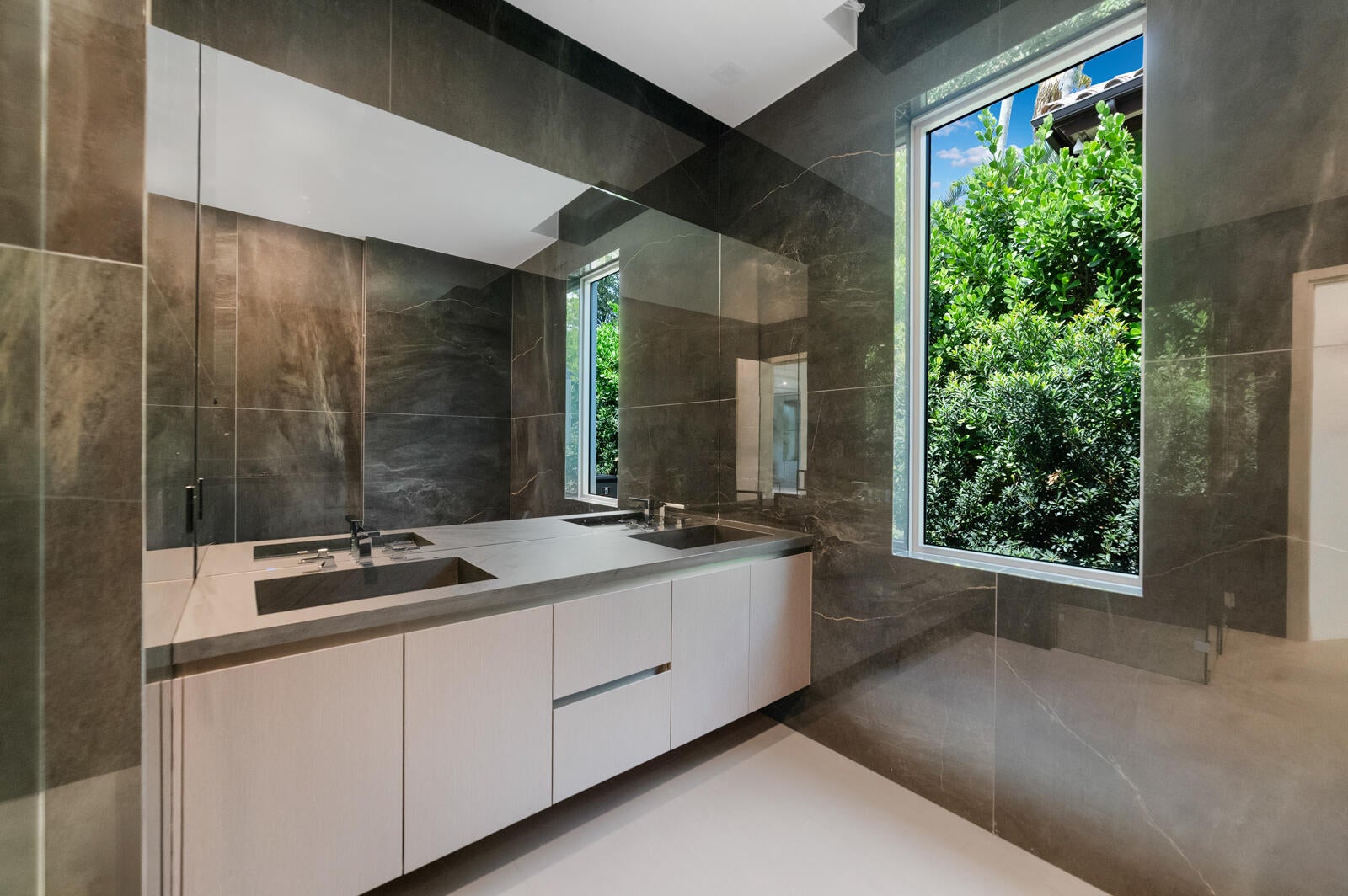 Welcome to 414 Royal Plaza Drive, a monumental new-construction waterf – image 14