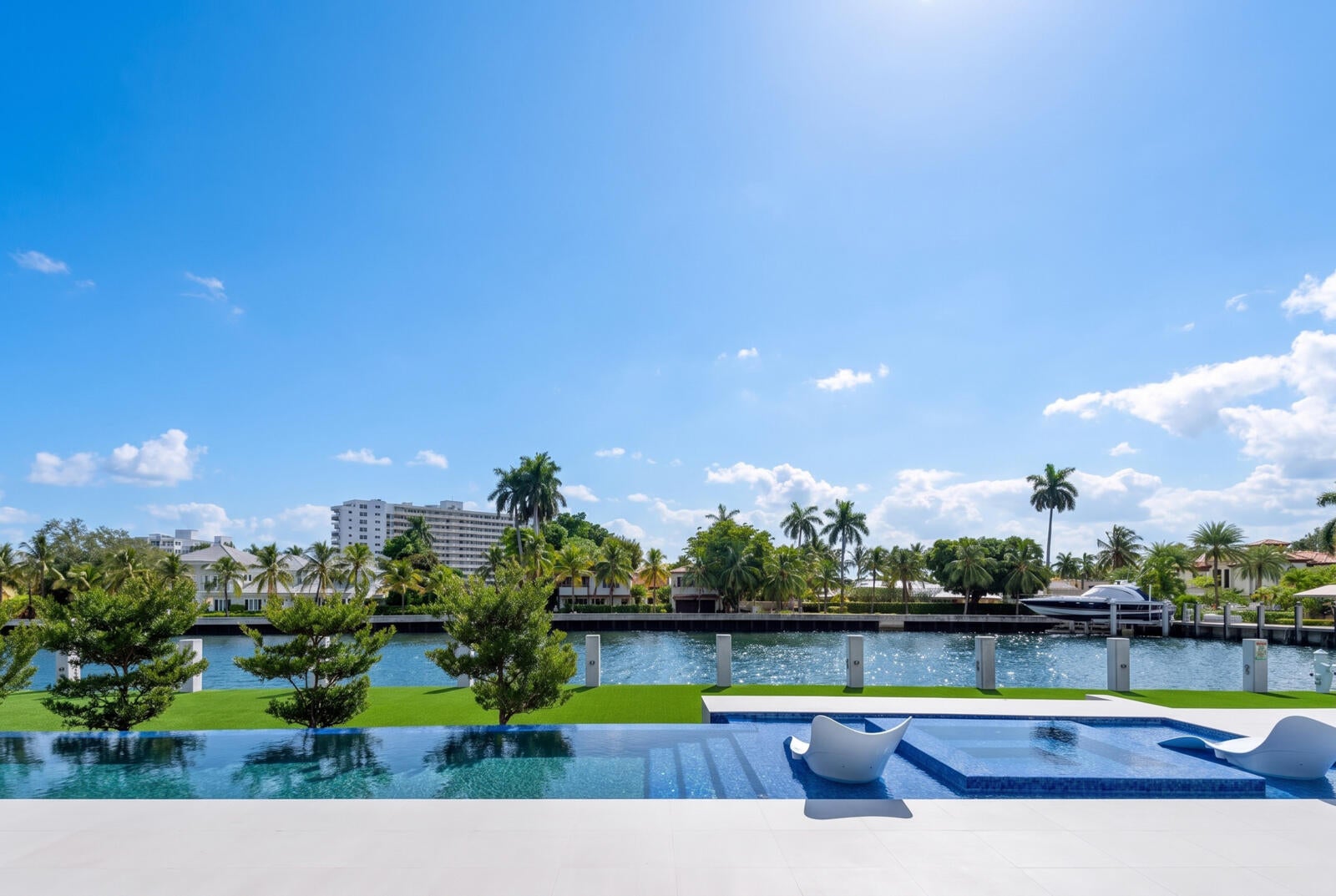 Welcome to 414 Royal Plaza Drive, a monumental new-construction waterf – image 48