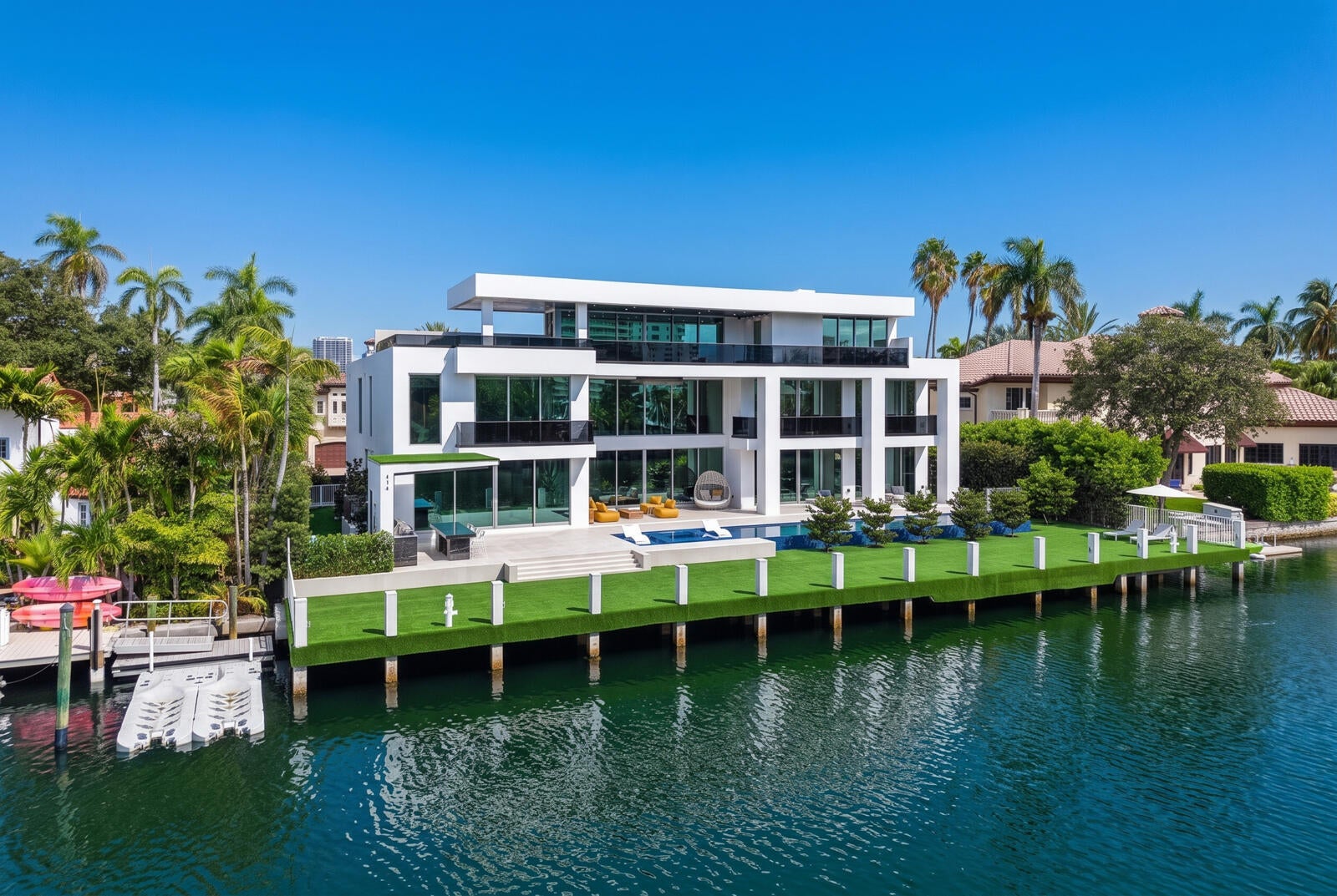Welcome to 414 Royal Plaza Drive, a monumental new-construction waterf – image 45
